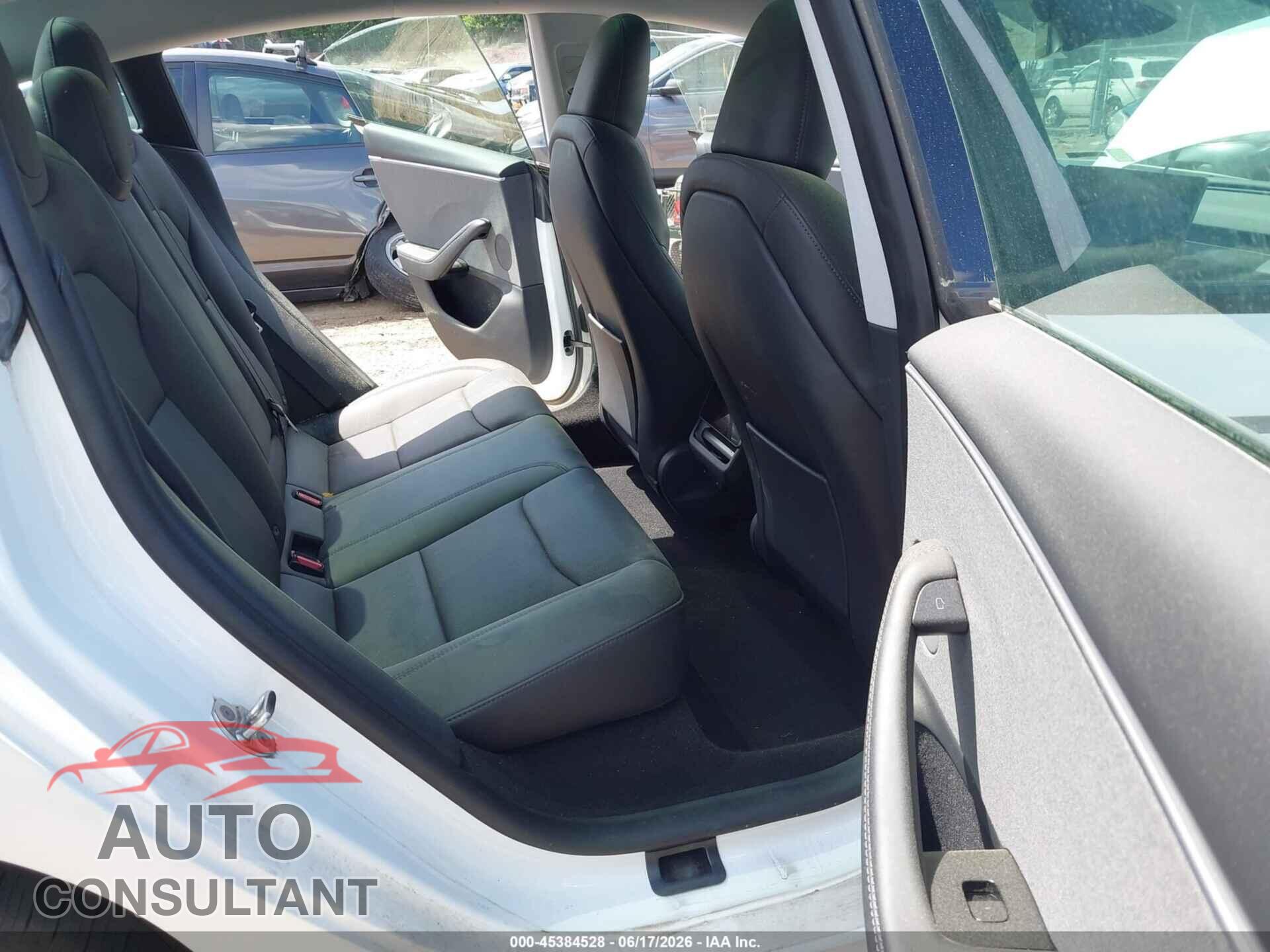 TESLA MODEL 3 2024 - 5YJ3E1EA9RF725231