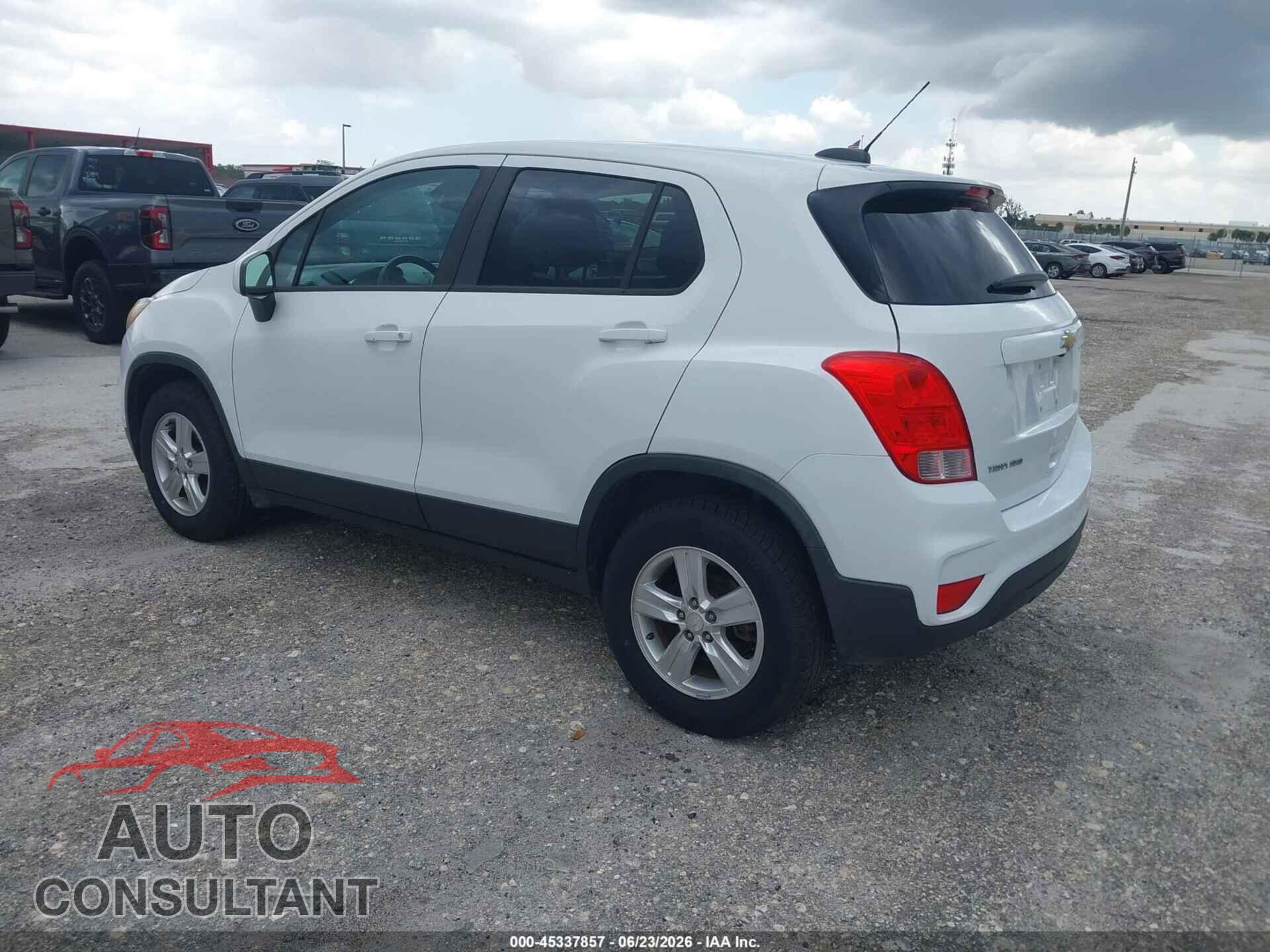 CHEVROLET TRAX 2017 - 3GNCJNSB3HL250683