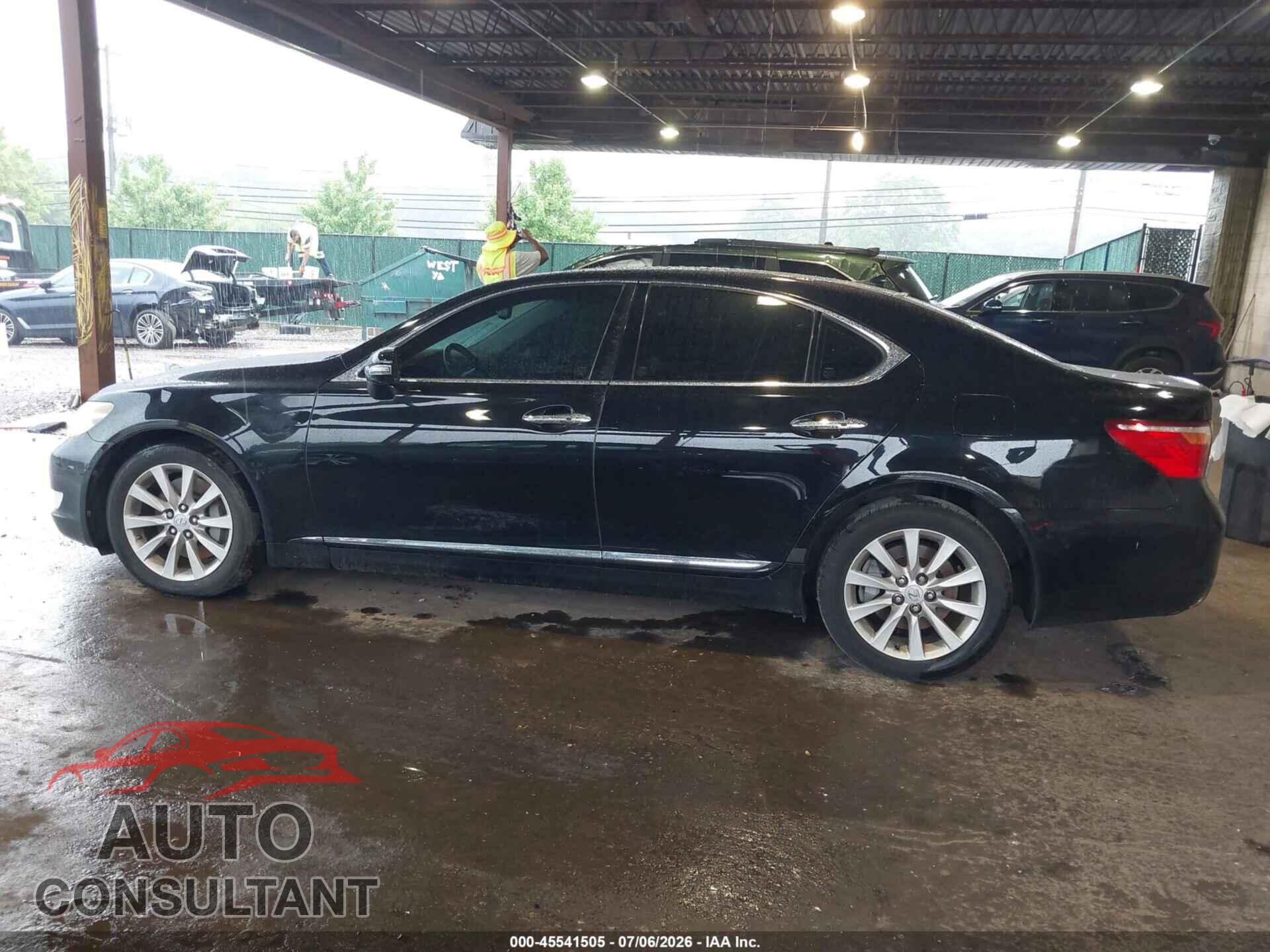 LEXUS LS 460 2011 - JTHCL5EF2B5010435