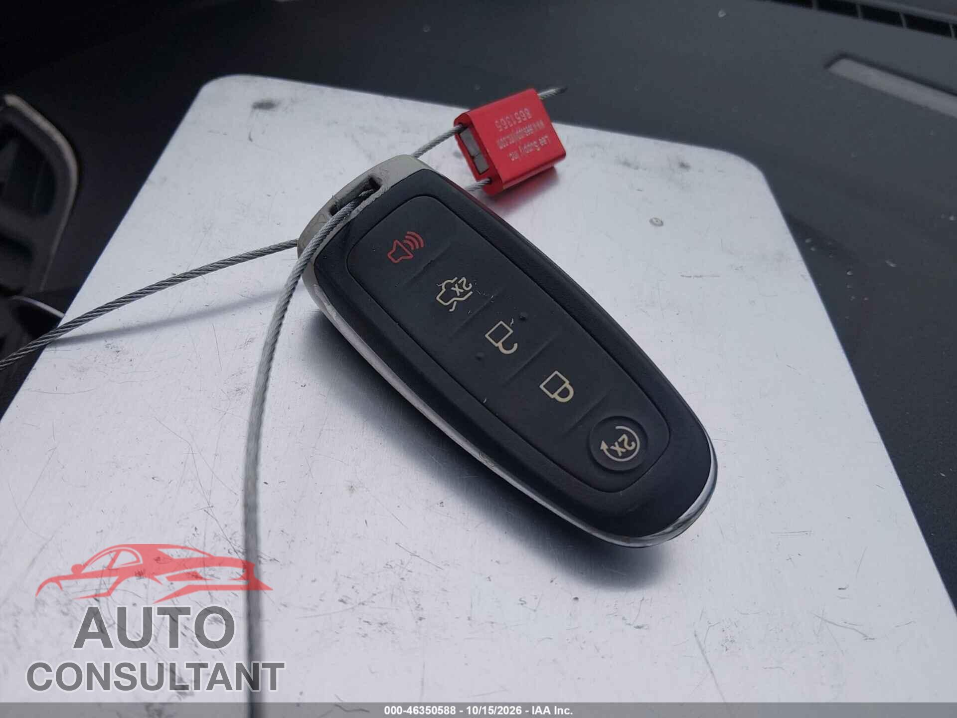 FORD ESCAPE 2017 - 1FMCU0JD8HUB51171