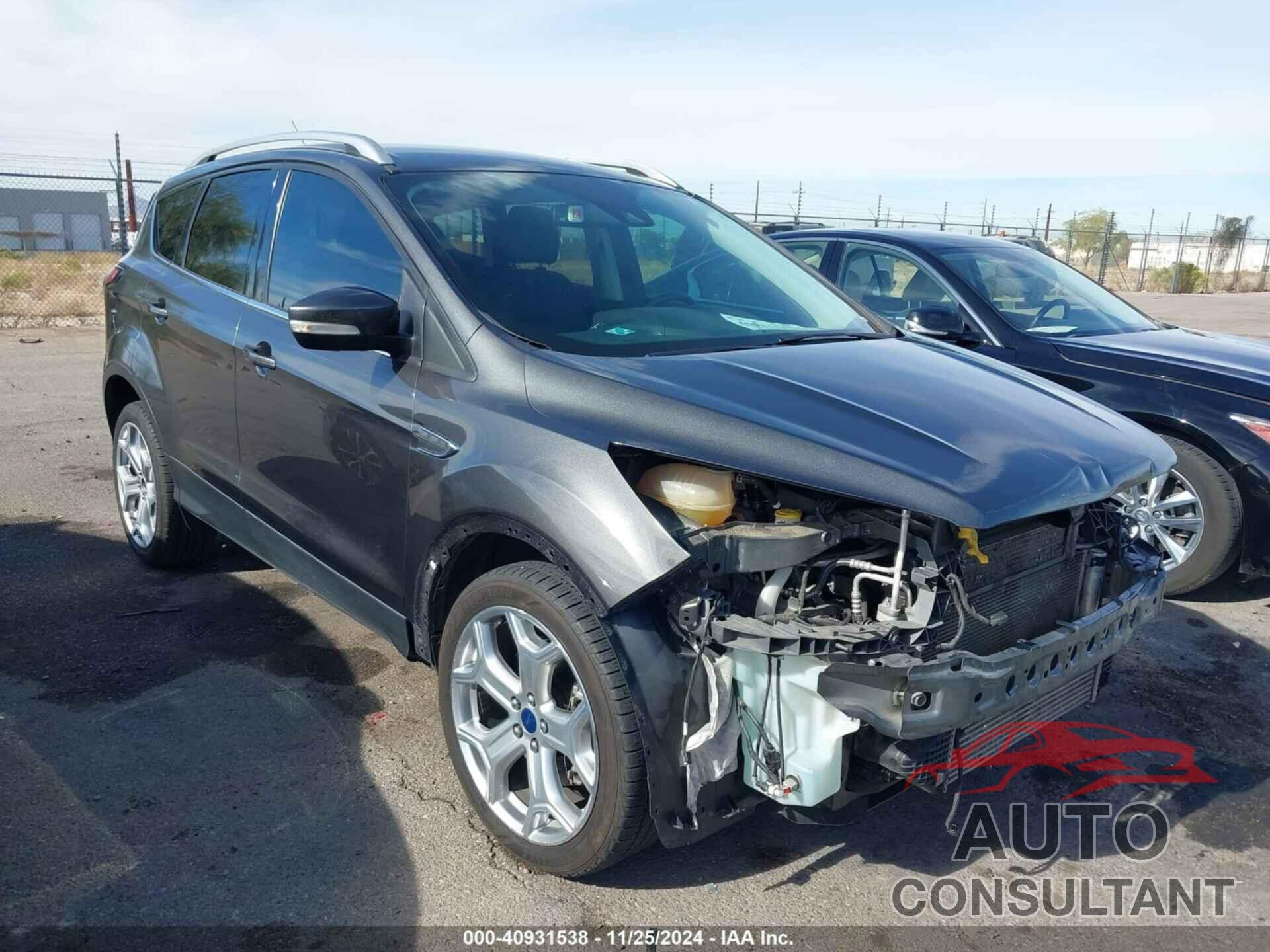 FORD ESCAPE 2017 - 1FMCU0J99HUD85315