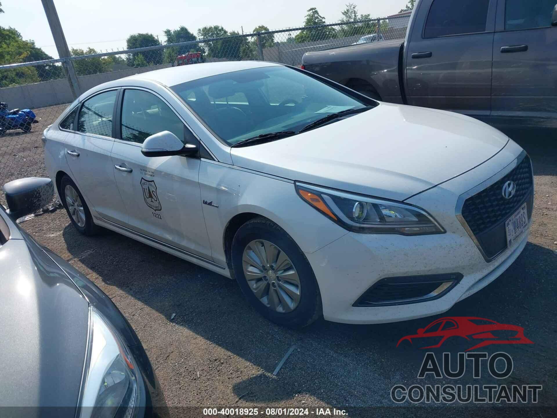 HYUNDAI SONATA HYBRID 2016 - KMHE24L17GA037560