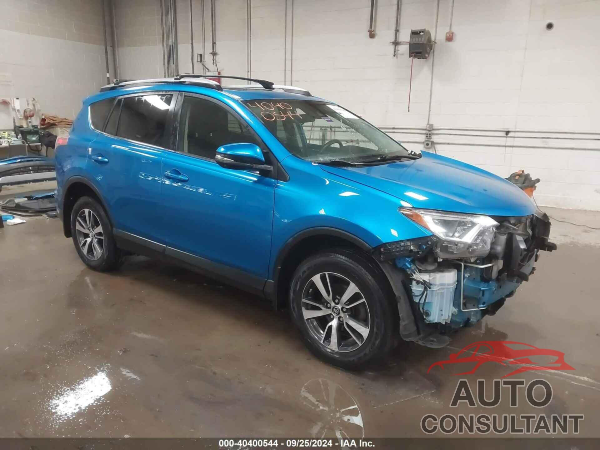 TOYOTA RAV4 2018 - JTMRFREV3JJ179581