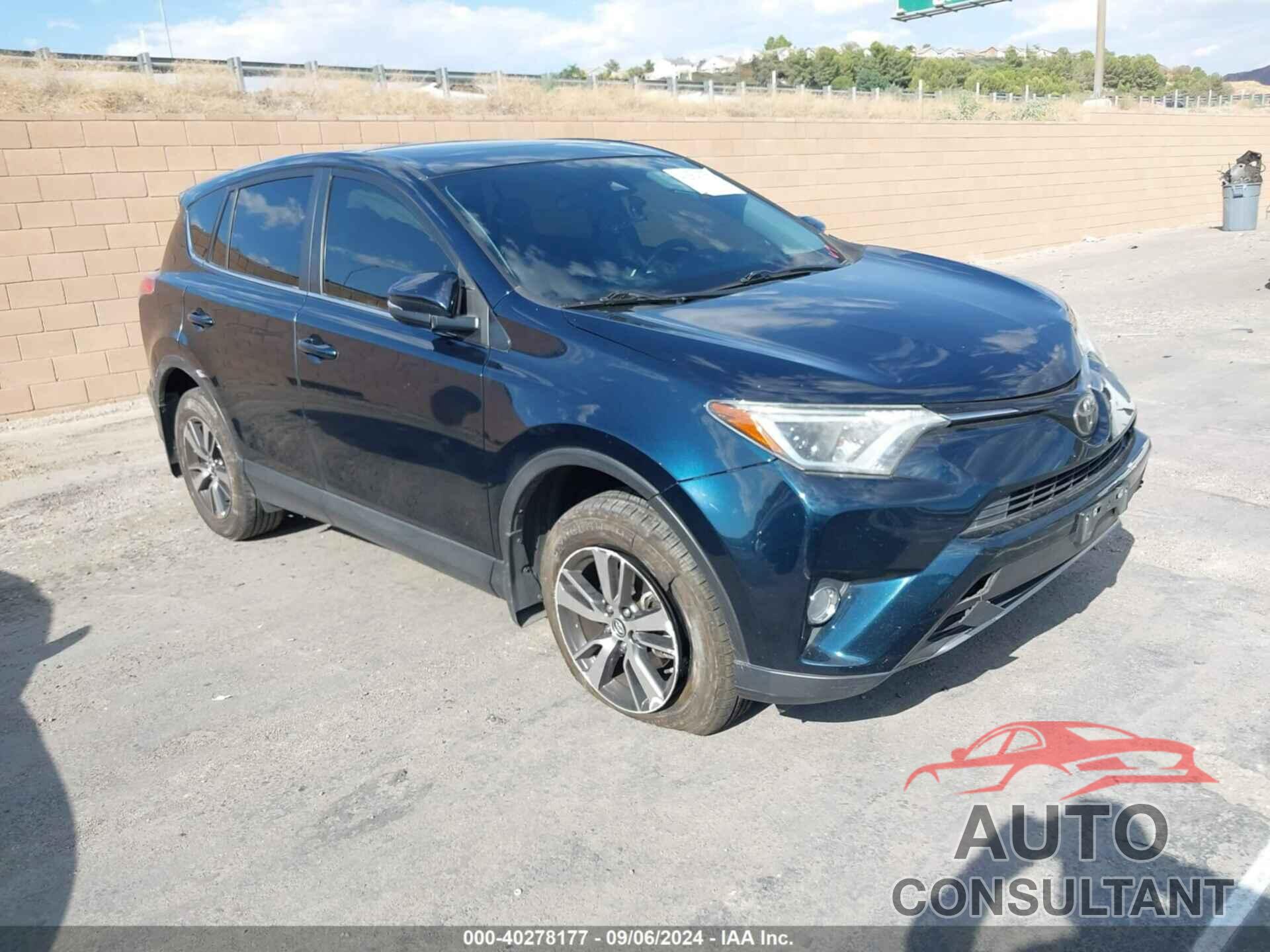 TOYOTA RAV4 2017 - JTMWFREV5HJ717484