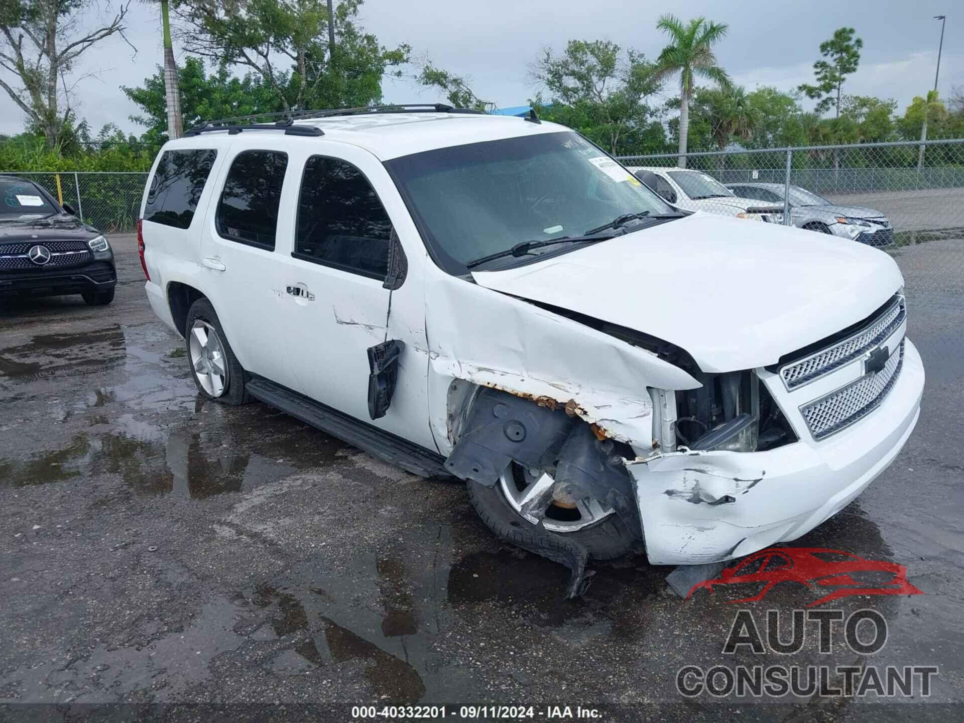 CHEVROLET TAHOE 2011 - 1GNSKBE00BR118630