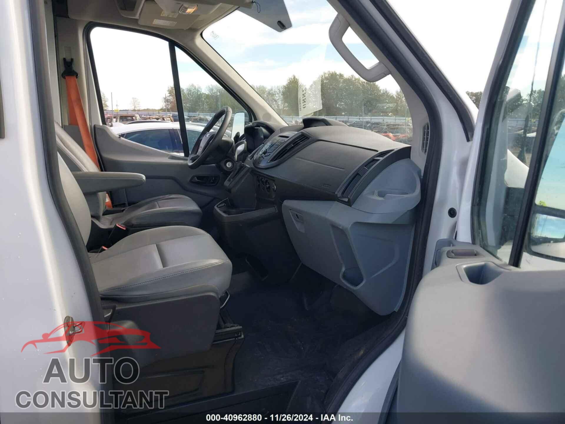 FORD TRANSIT-150 2019 - 1FTYE2CM2KKB68227