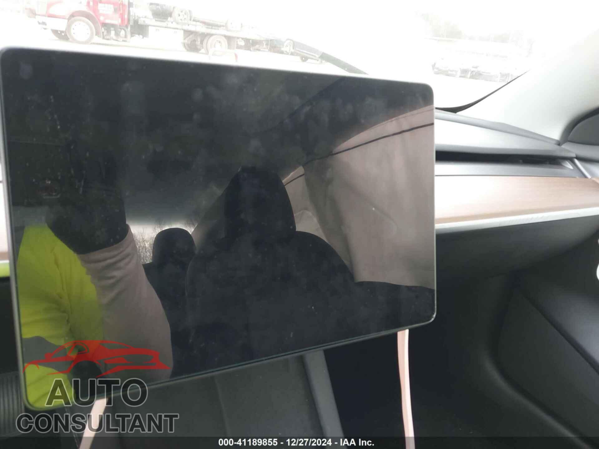TESLA MODEL 3 2023 - 5YJ3E1EA1PF564564