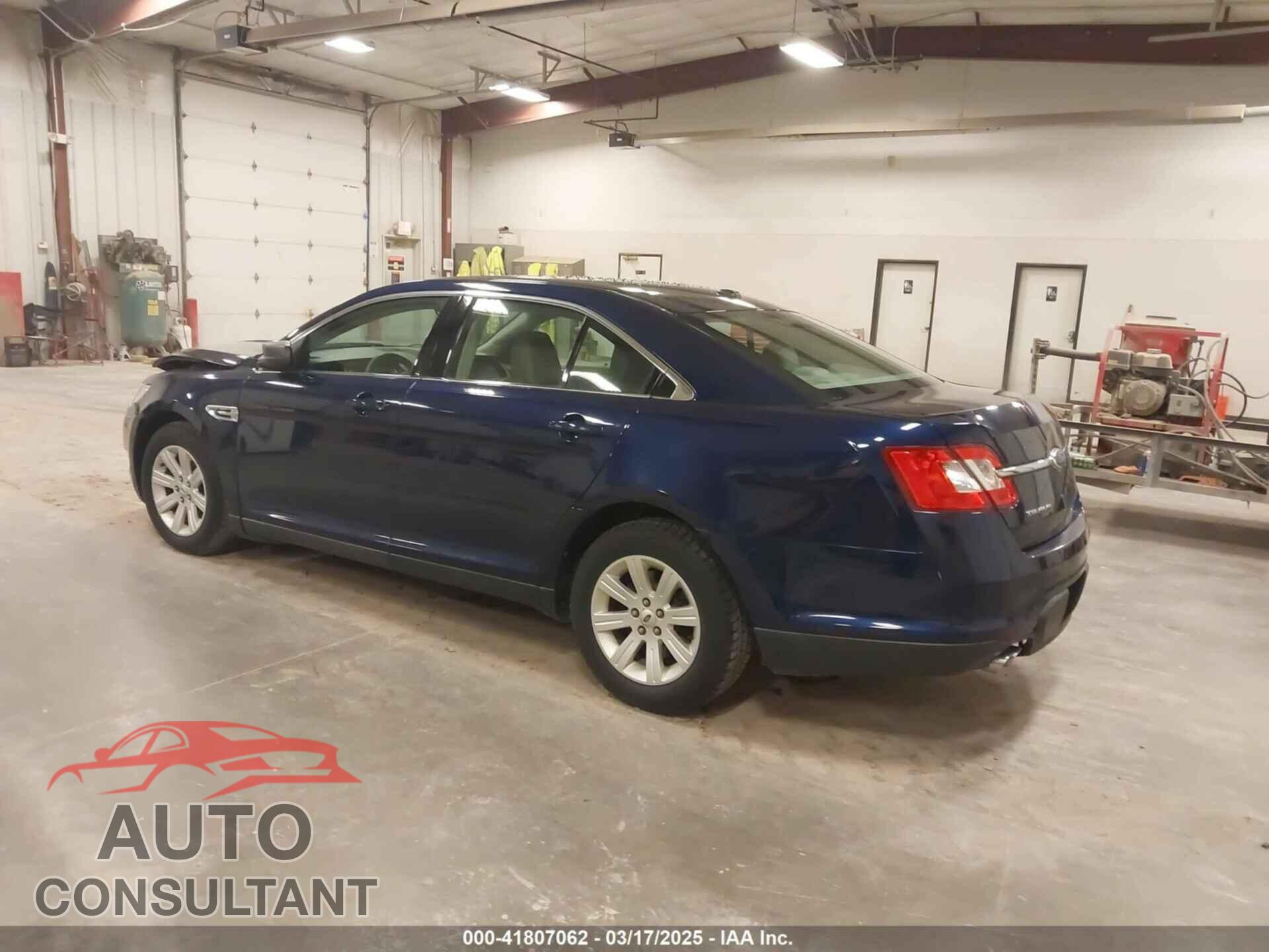 FORD TAURUS 2011 - 1FAHP2DW2BG182096