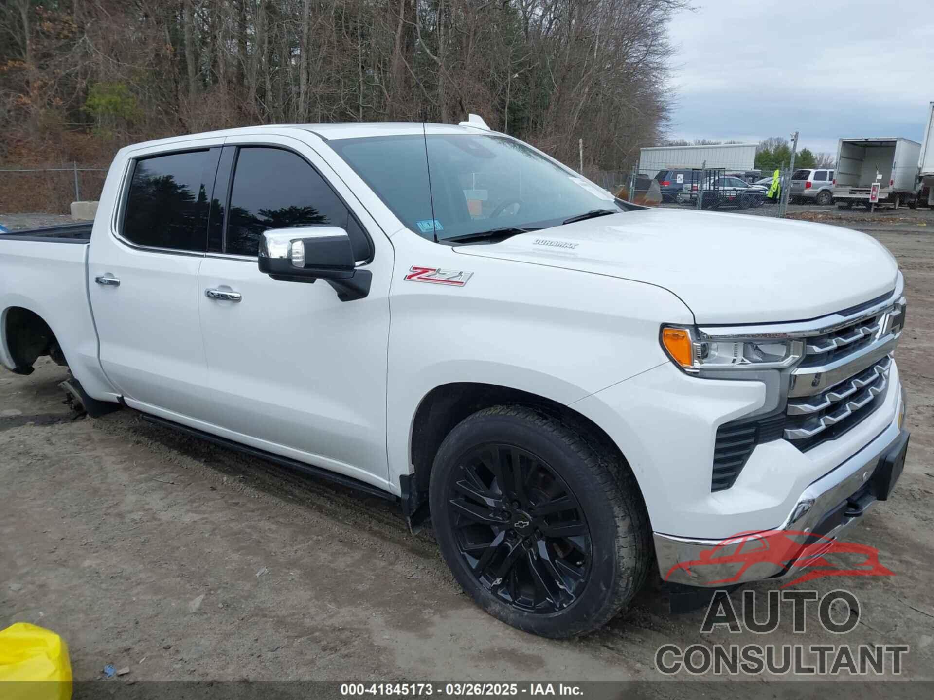 CHEVROLET SILVERADO 1500 2023 - 1GCUDGE83PZ260427