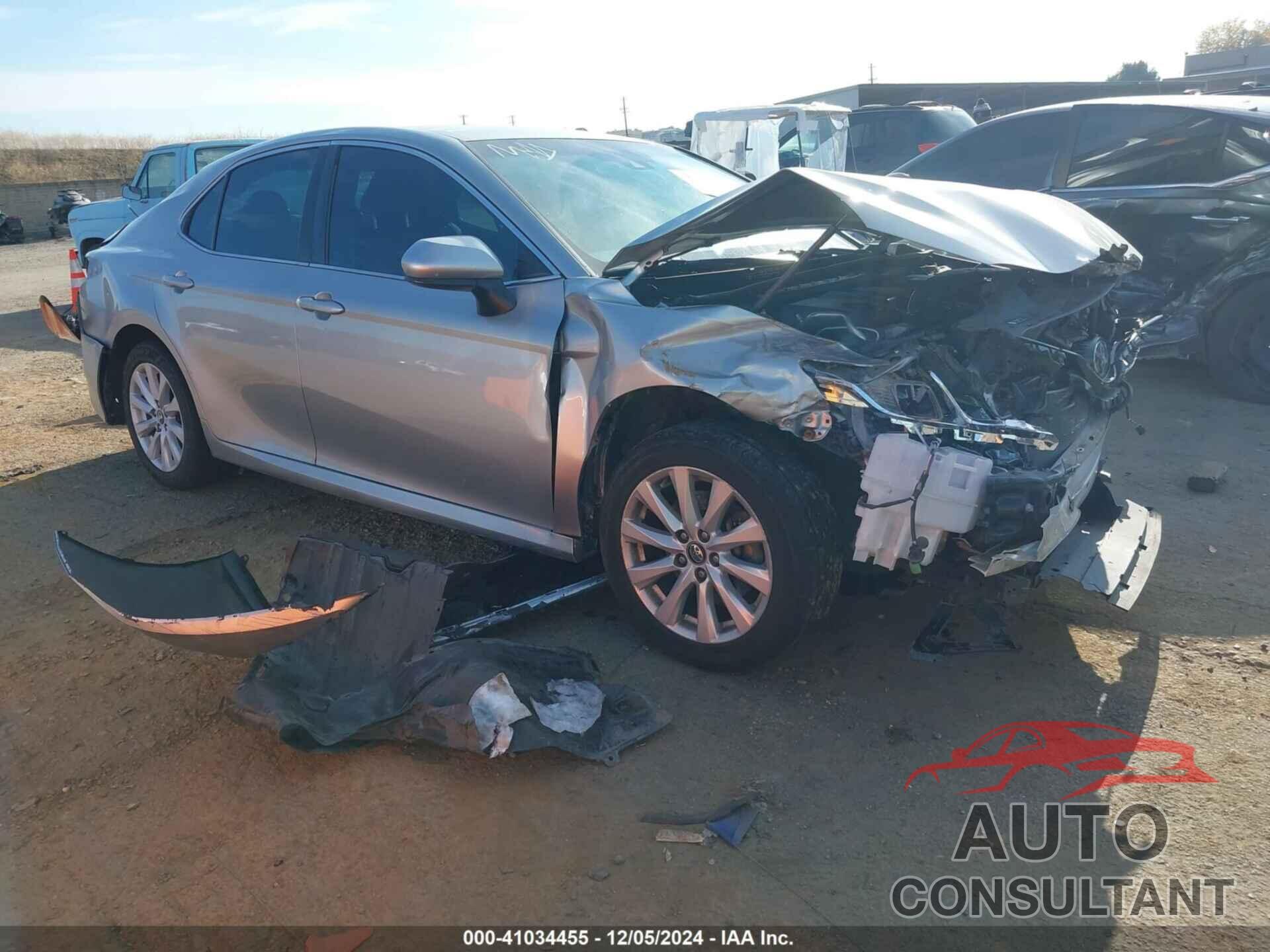 TOYOTA CAMRY 2018 - 4T1B11HK3JU637049
