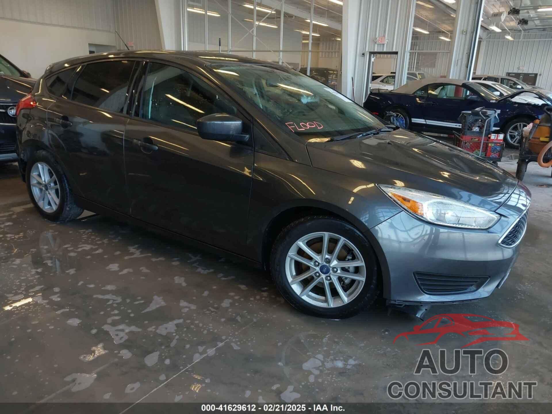 FORD FOCUS 2018 - 1FADP3K2XJL275264
