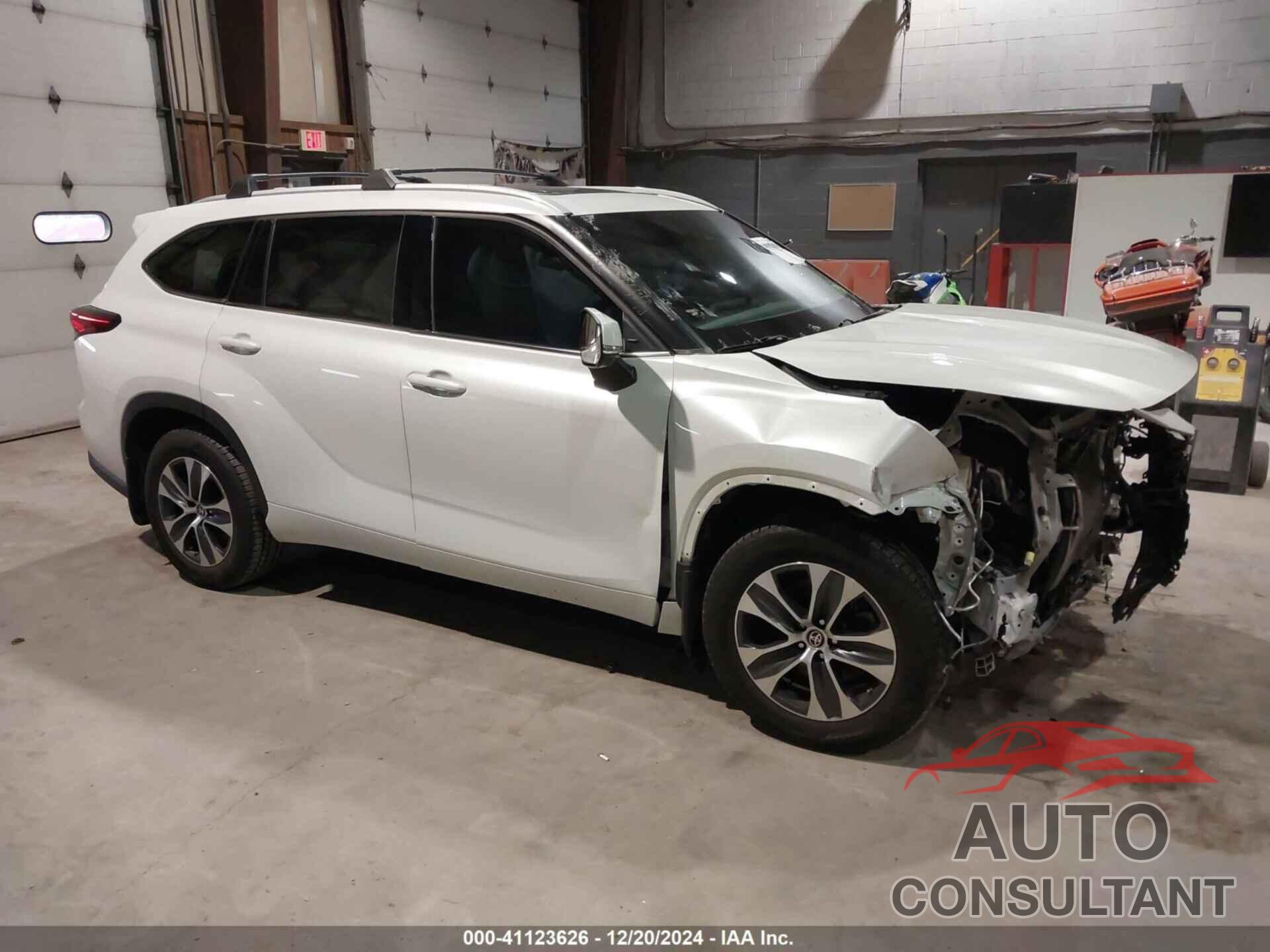 TOYOTA HIGHLANDER 2022 - 5TDGZRBH0NS224174