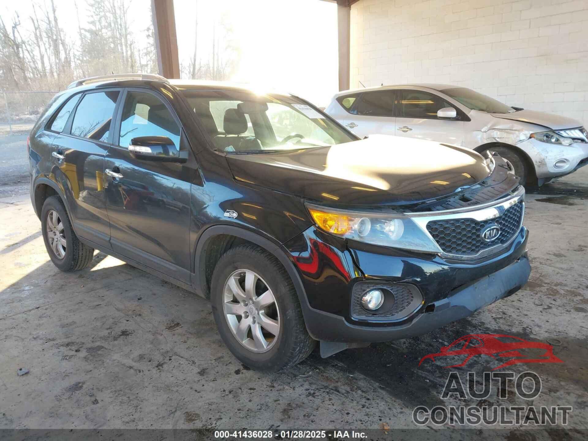 KIA SORENTO 2011 - 5XYKT3A15BG128708