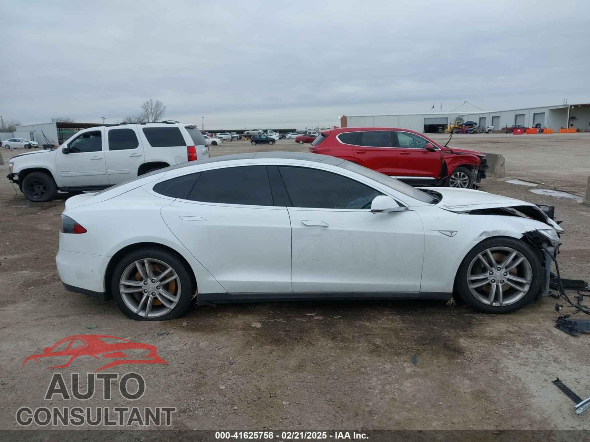 TESLA MODEL S 2015 - 5YJSA1E16FF109621