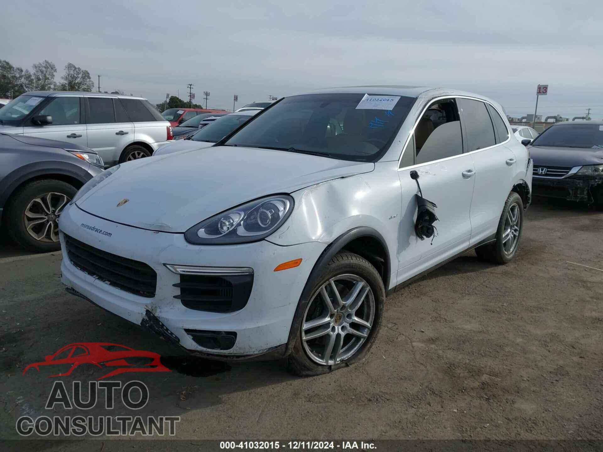 PORSCHE CAYENNE 2015 - WP1AF2A21FLA35831