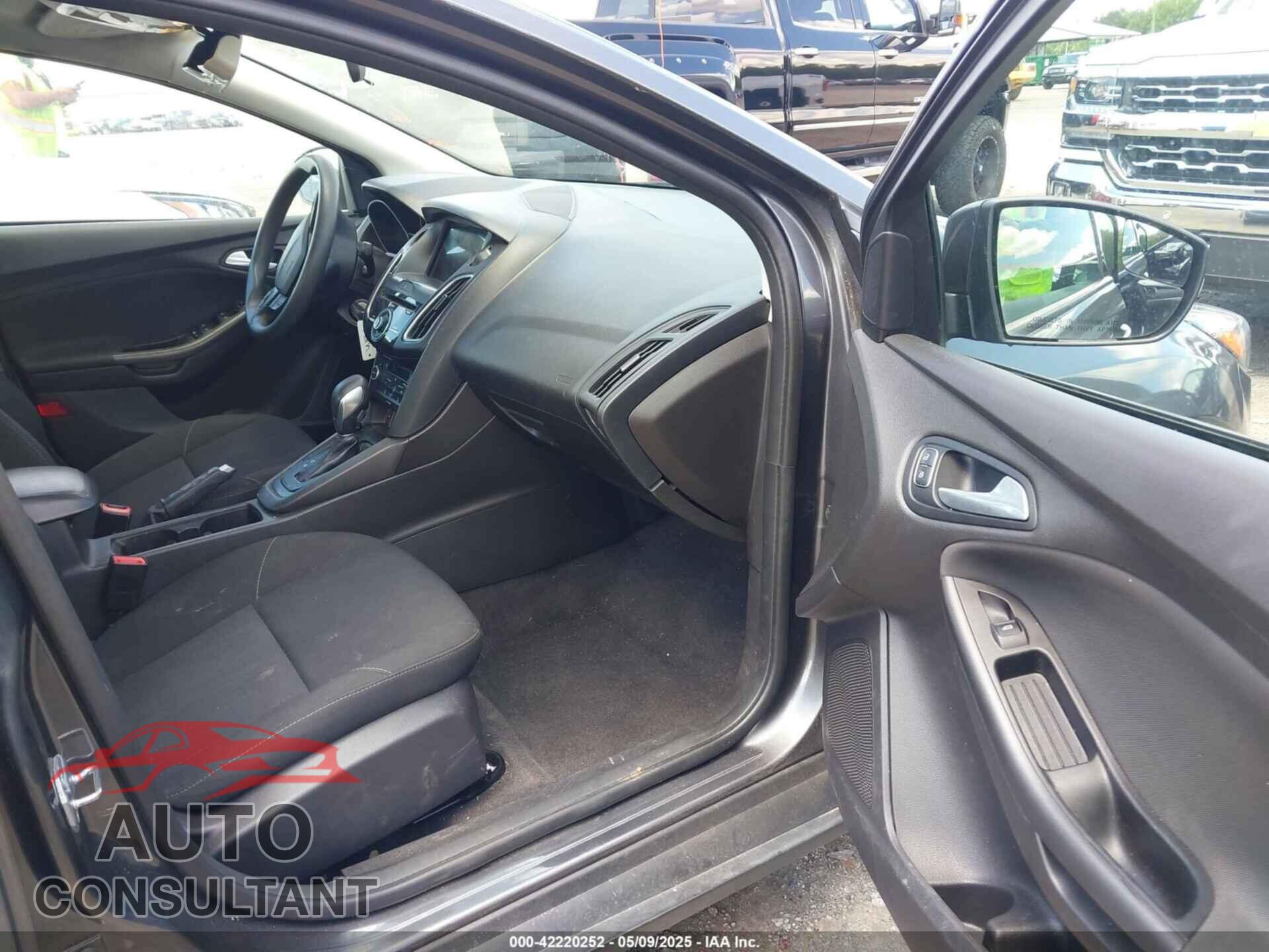 FORD FOCUS 2018 - 1FADP3H20JL226341