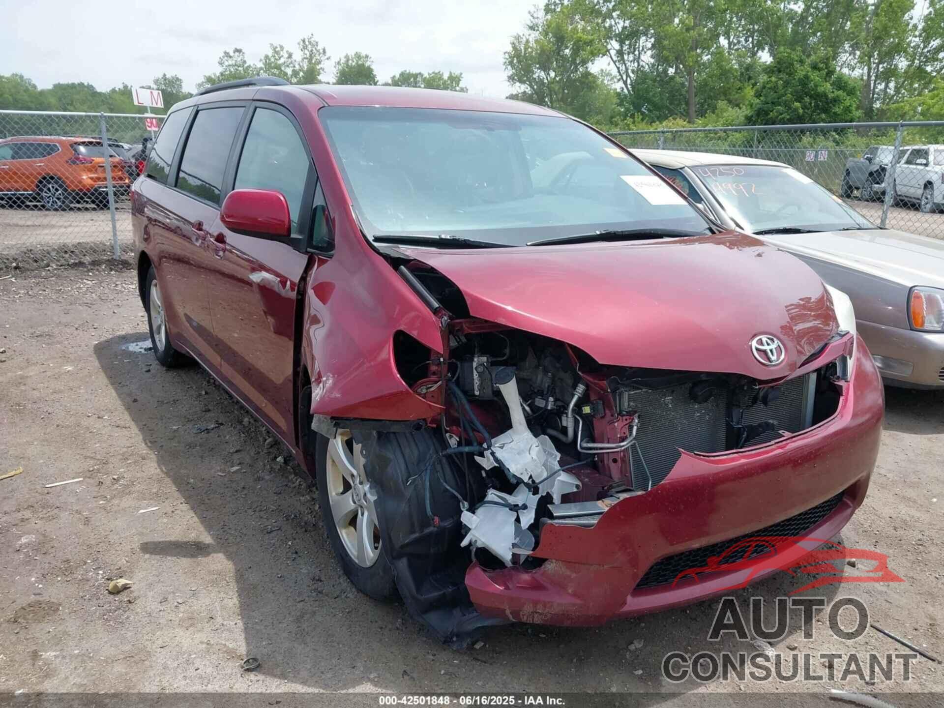 TOYOTA SIENNA 2016 - 5TDKK3DC2GS718956