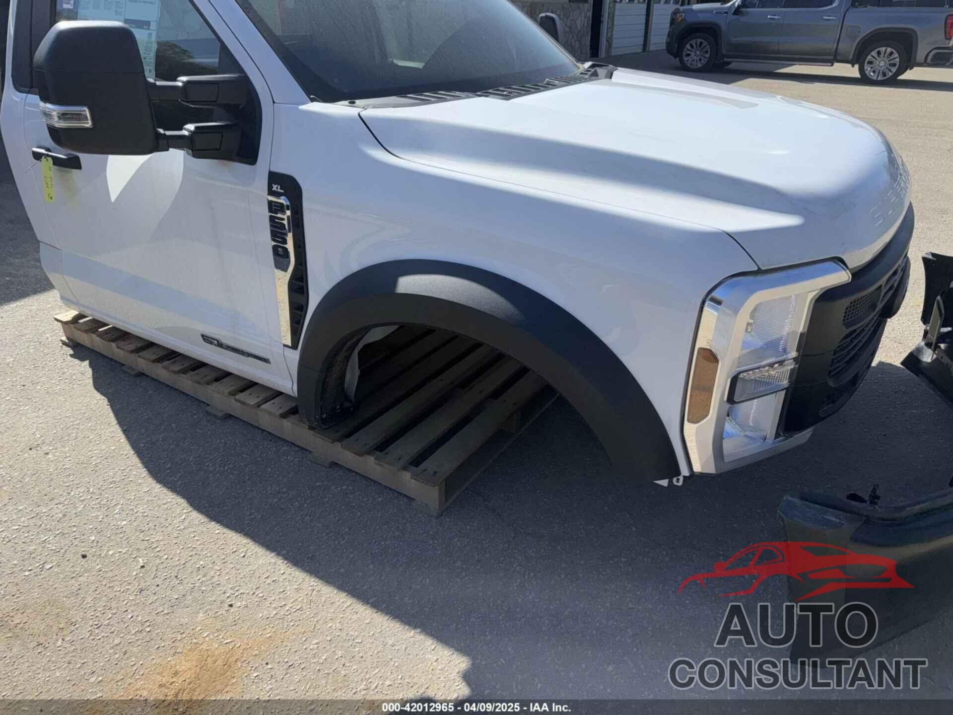 FORD F550 2024 - 1FDUF5HT4RED07100