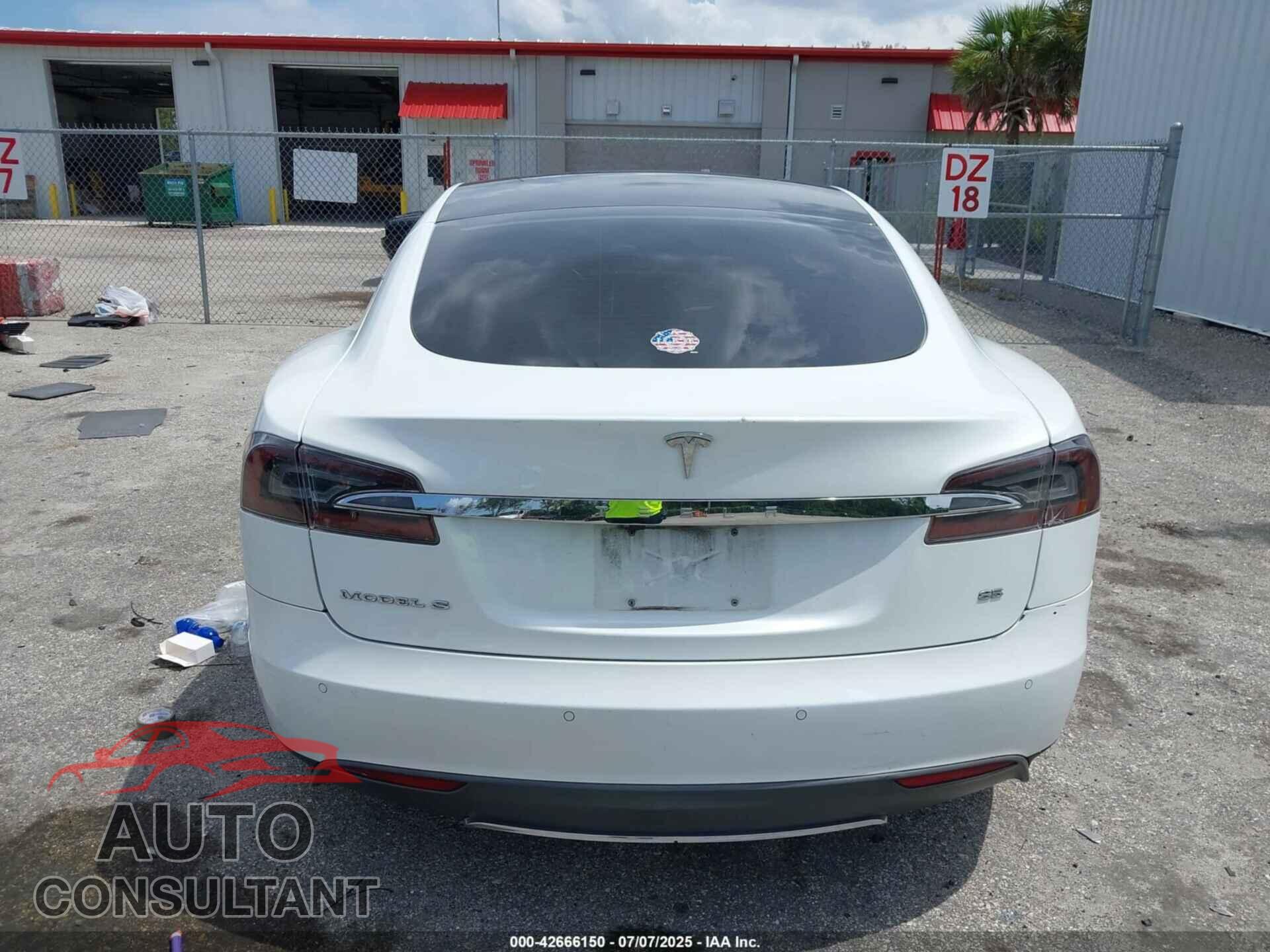 TESLA MODEL S 2013 - 5YJSA1CN5DFP20940