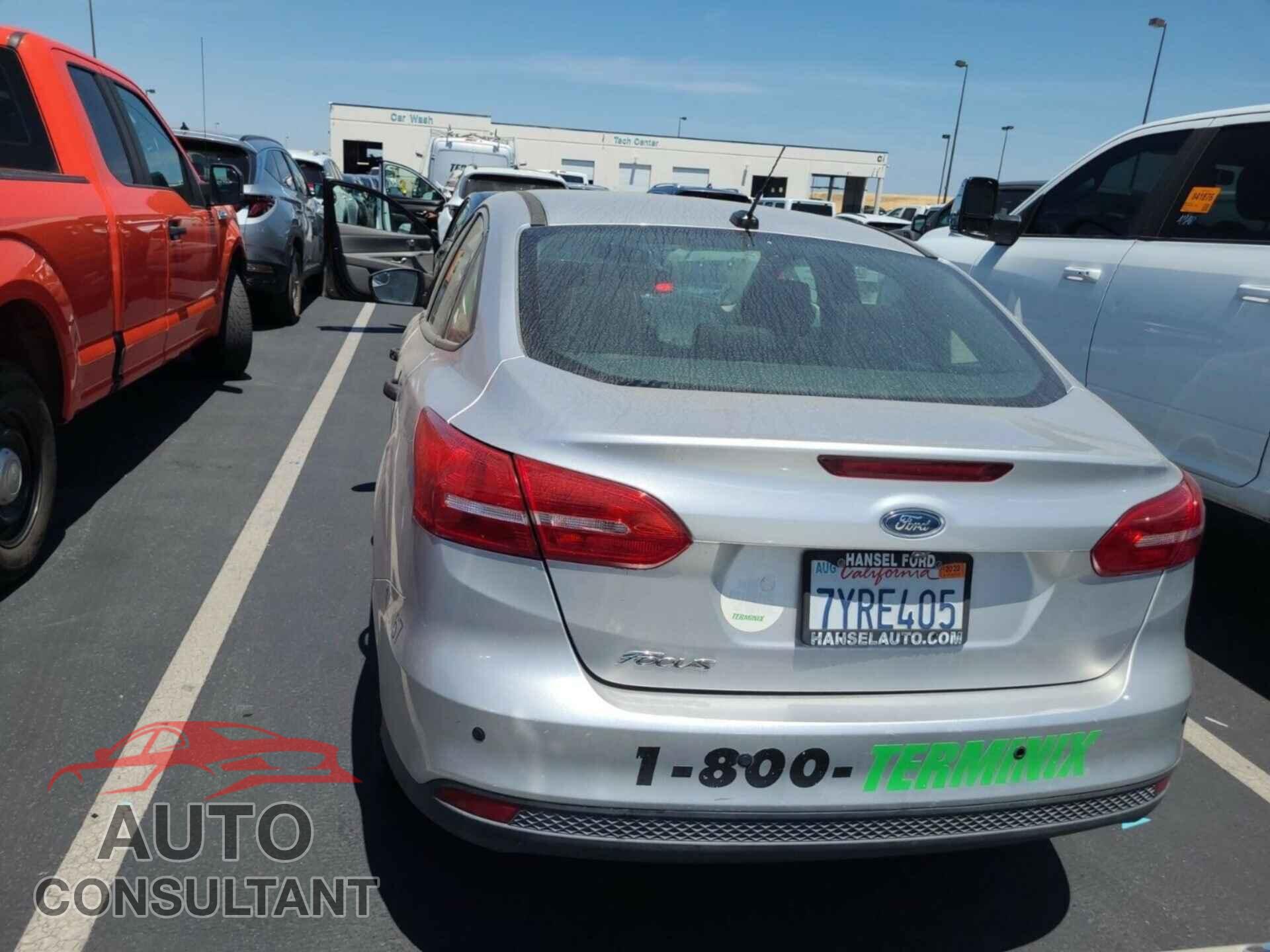 FORD FOCUS 2017 - 1FADP3E29HL272135