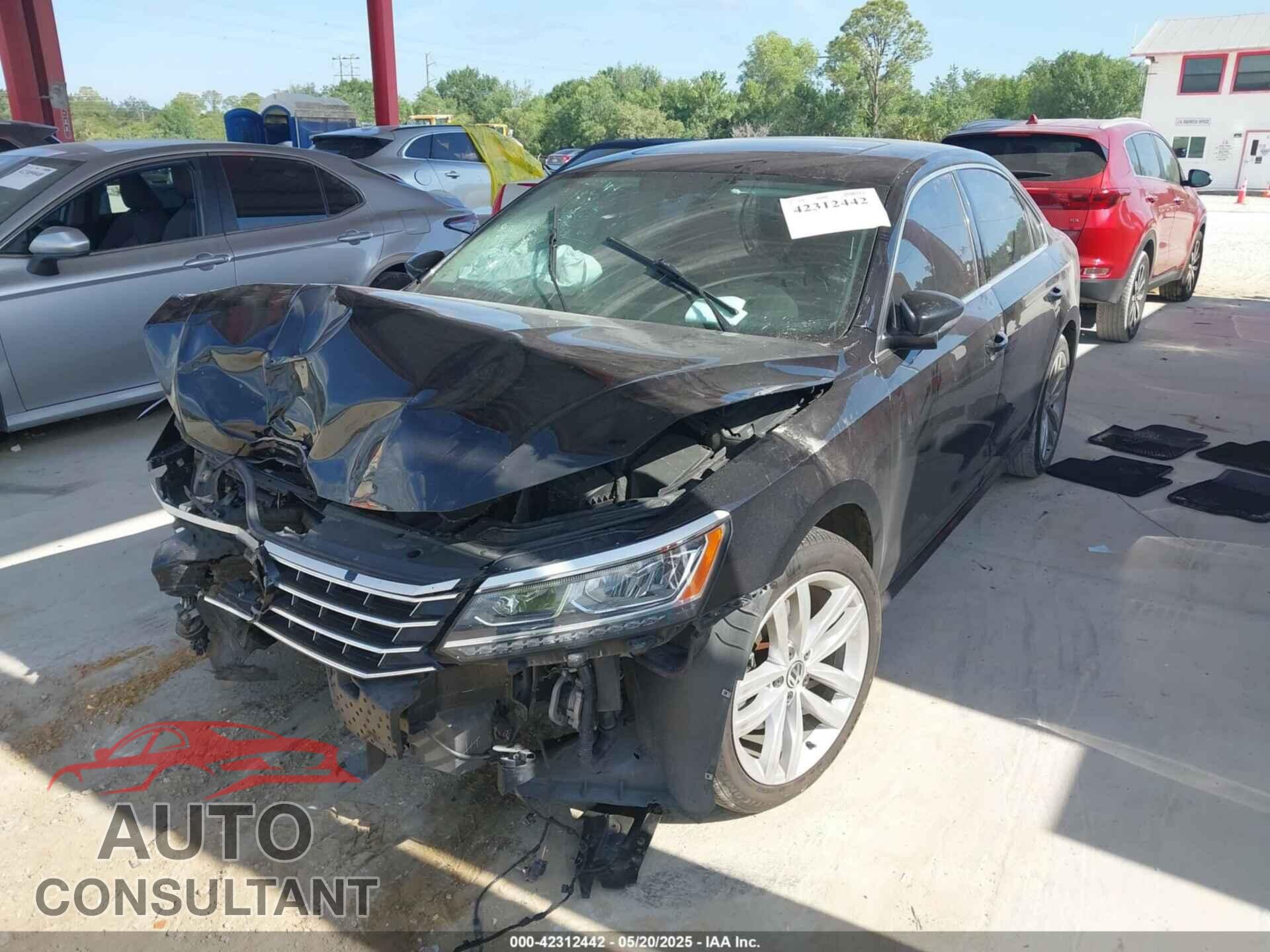 VOLKSWAGEN PASSAT 2018 - 1VWBA7A37JC030407
