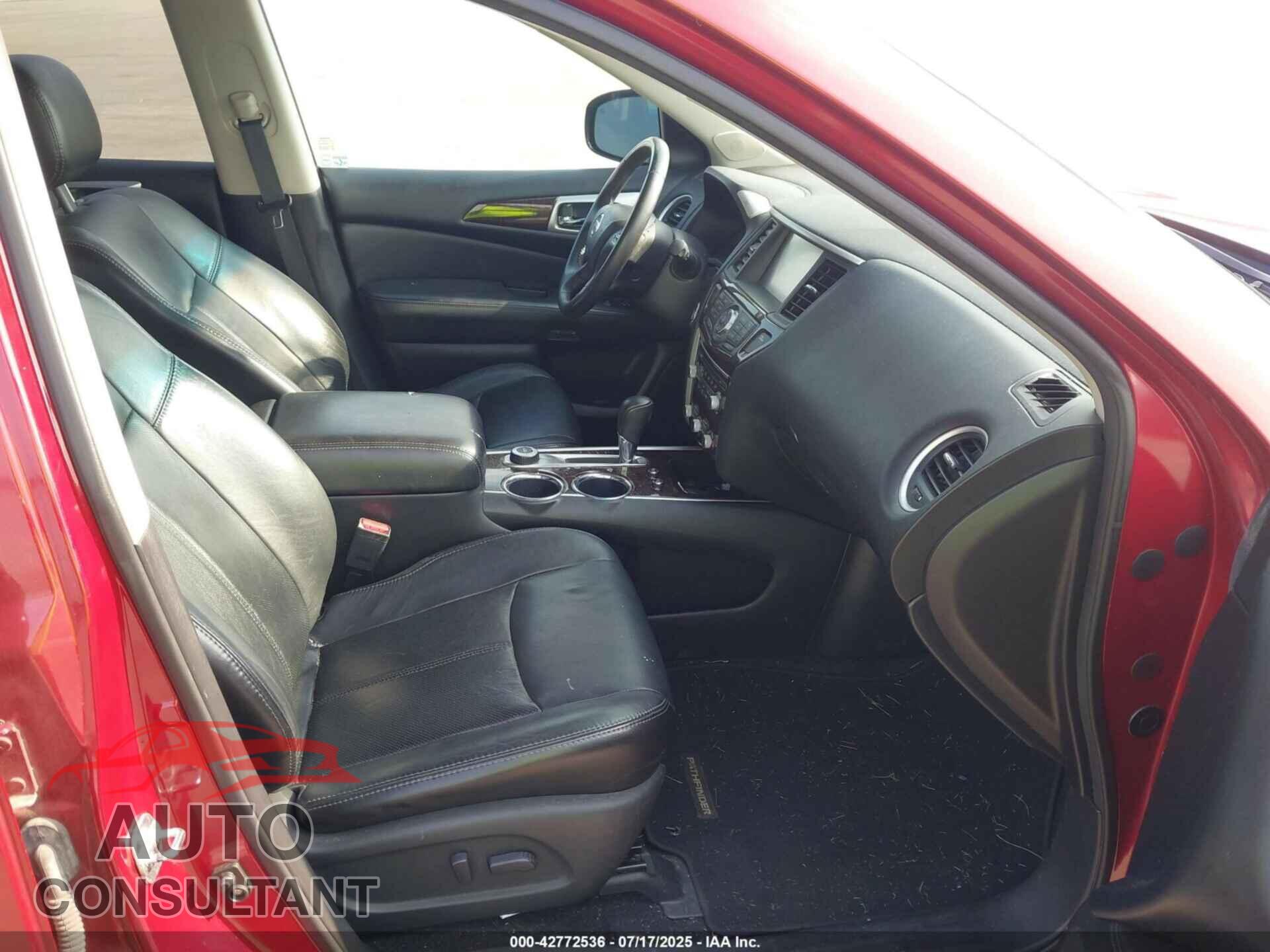 NISSAN PATHFINDER 2013 - 5N1AR2MM7DC687710
