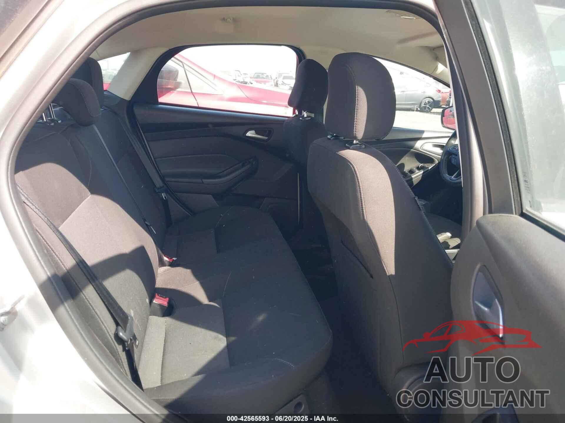 FORD FOCUS 2015 - 1FADP3FE7FL348733
