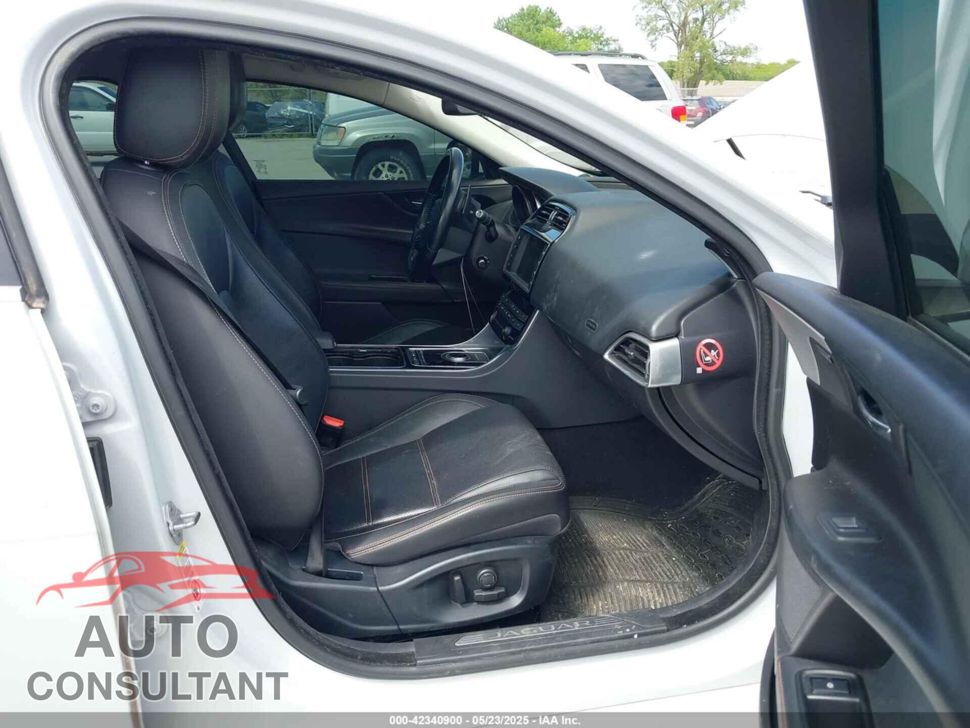 JAGUAR XE 2017 - SAJAE4BG9HA948704
