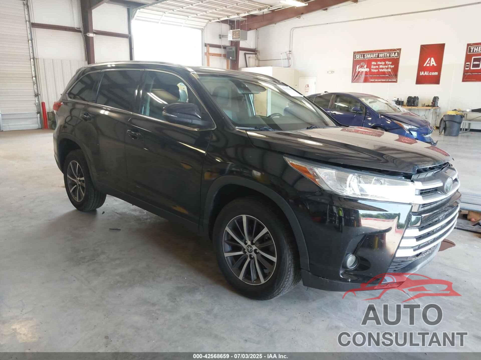 TOYOTA HIGHLANDER 2019 - 5TDKZRFH8KS557237