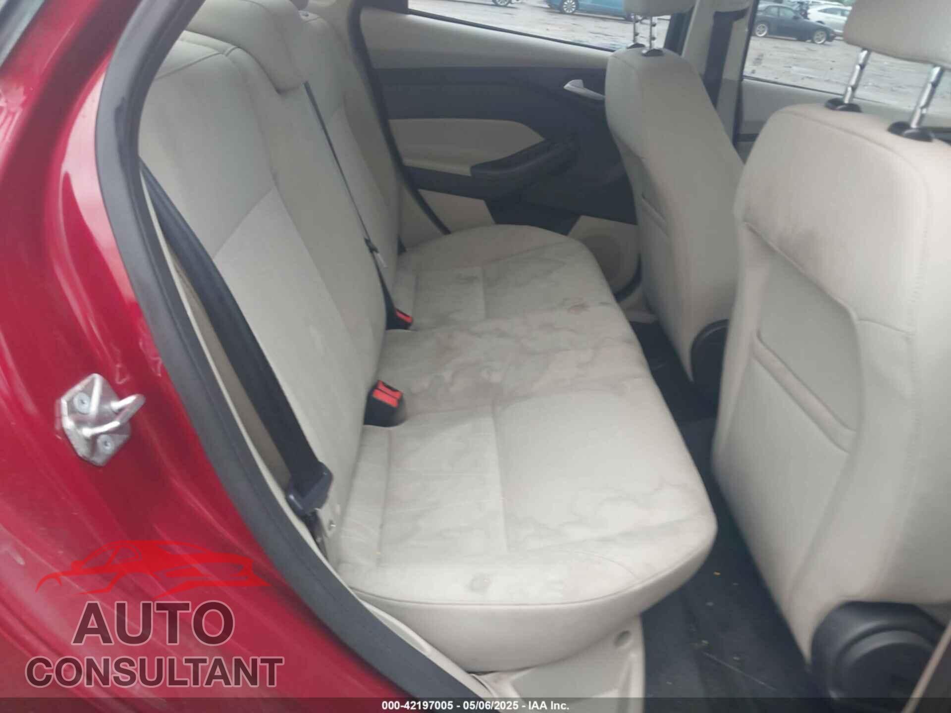 FORD FOCUS 2016 - 1FADP3F22GL300774