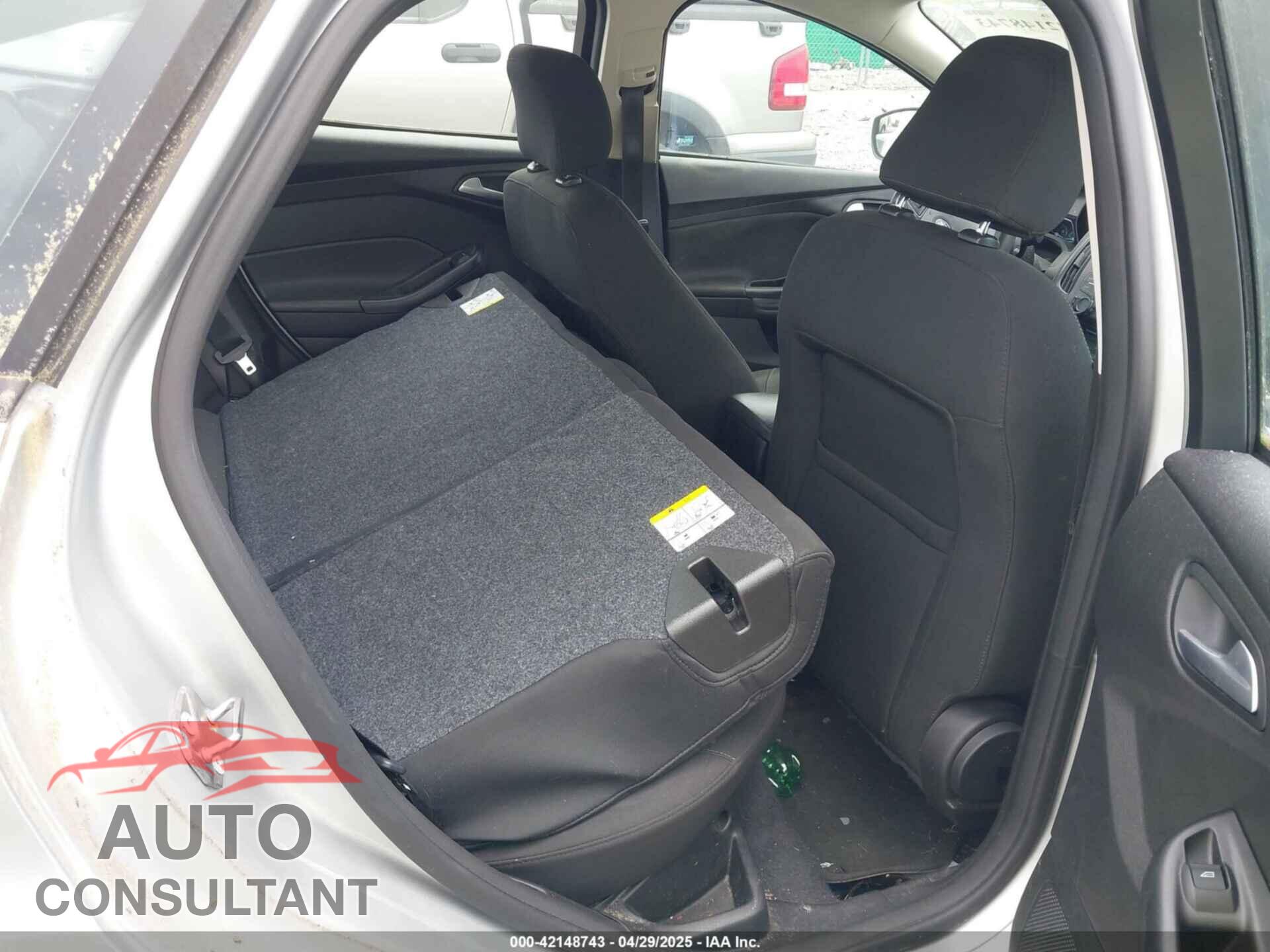 FORD FOCUS 2015 - 1FADP3FE4FL304169