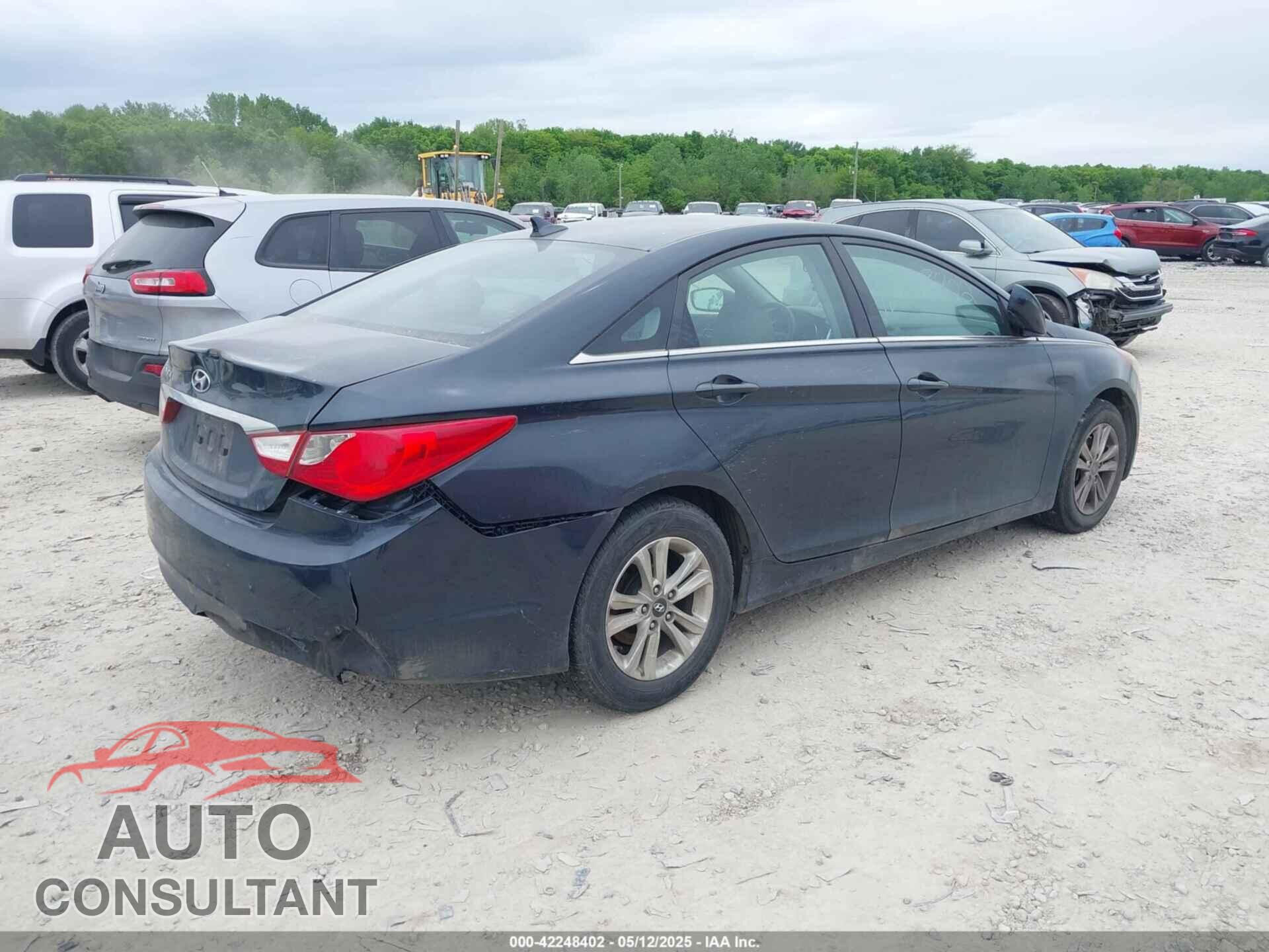 HYUNDAI SONATA 2011 - 5NPEB4AC4BH108000