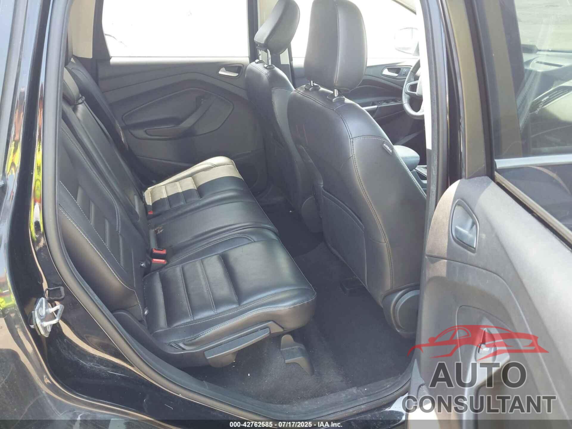 FORD ESCAPE 2018 - 1FMCU9HD4JUB30852