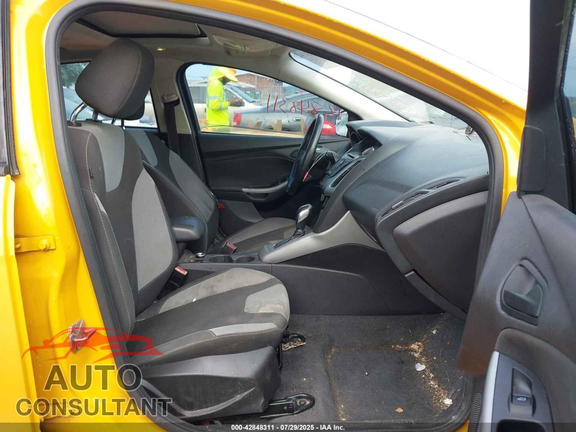 FORD FOCUS 2012 - 1FAHP3K29CL254362
