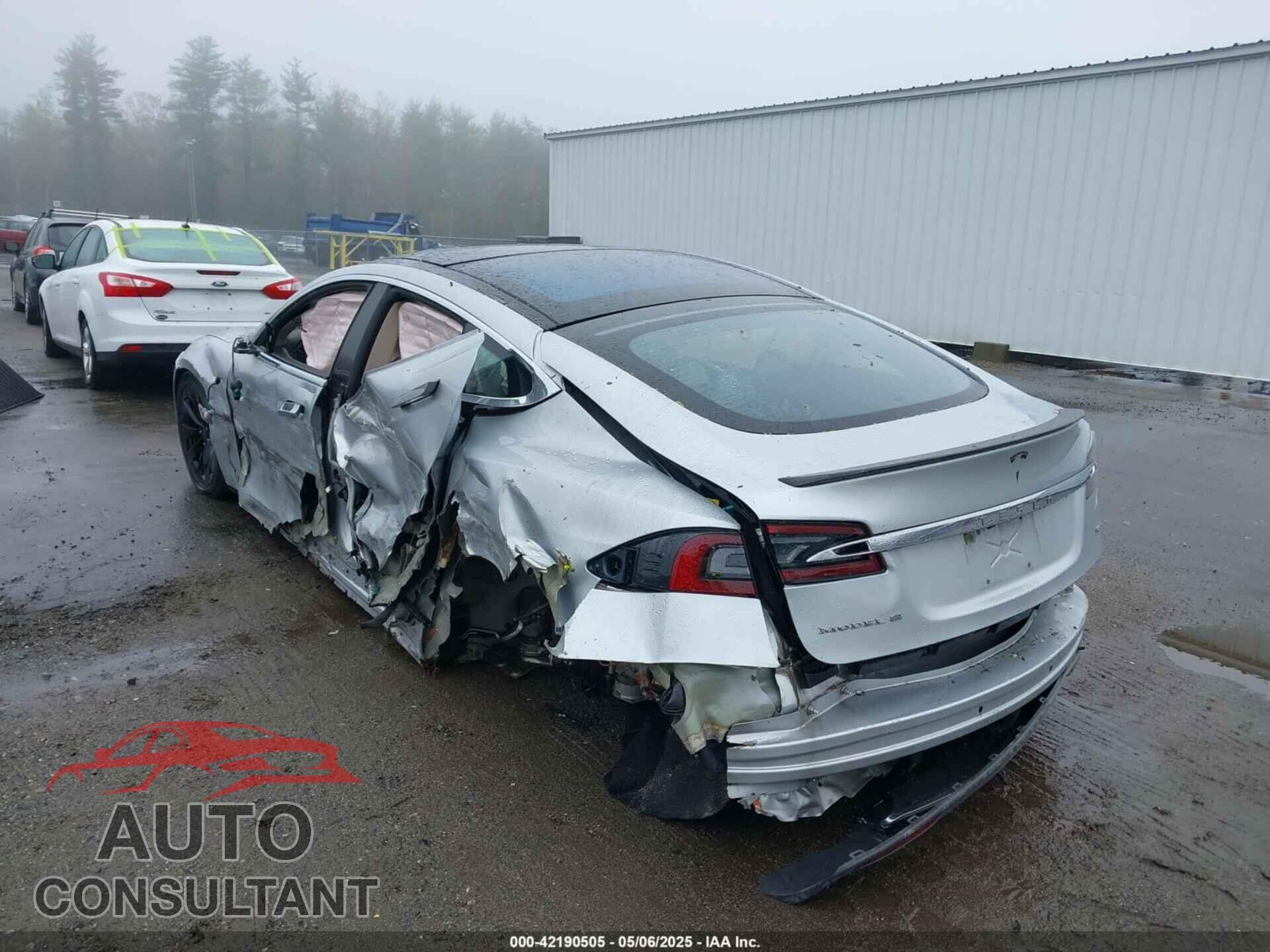 TESLA MODEL S 2014 - 5YJSA1H18EFP30143