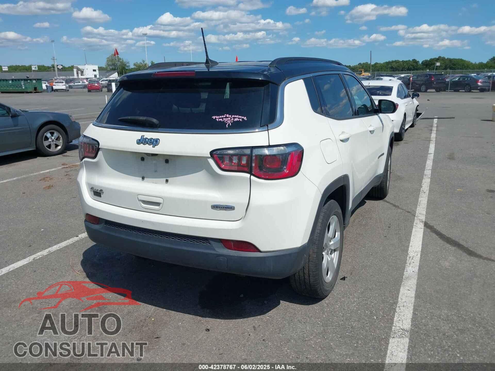 JEEP COMPASS 2018 - 3C4NJDBB2JT328209