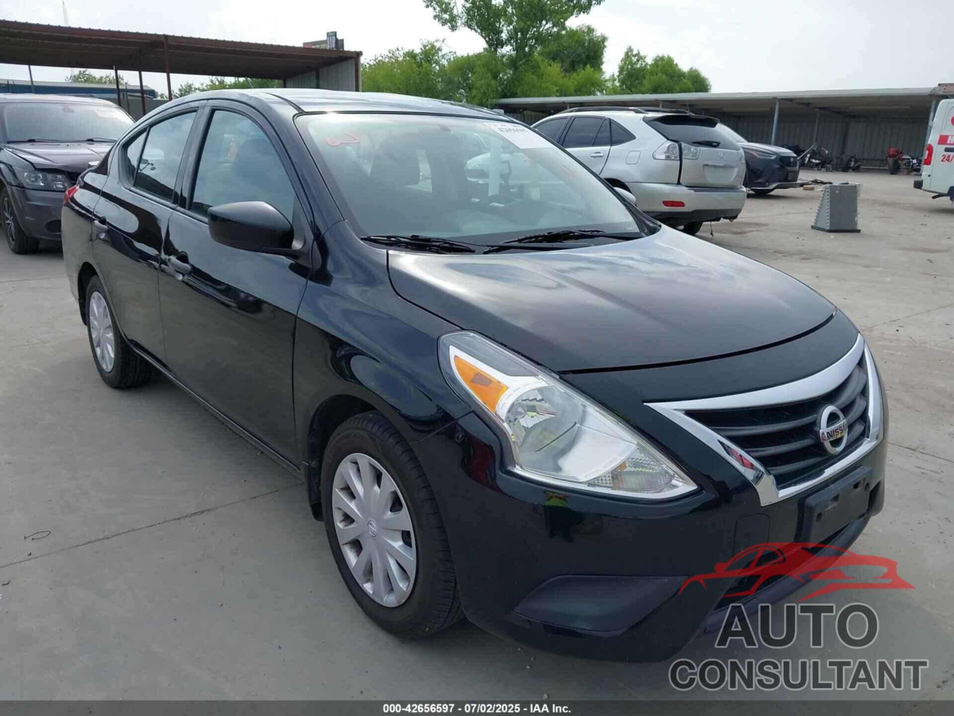 NISSAN VERSA 2018 - 3N1CN7AP6JL811148