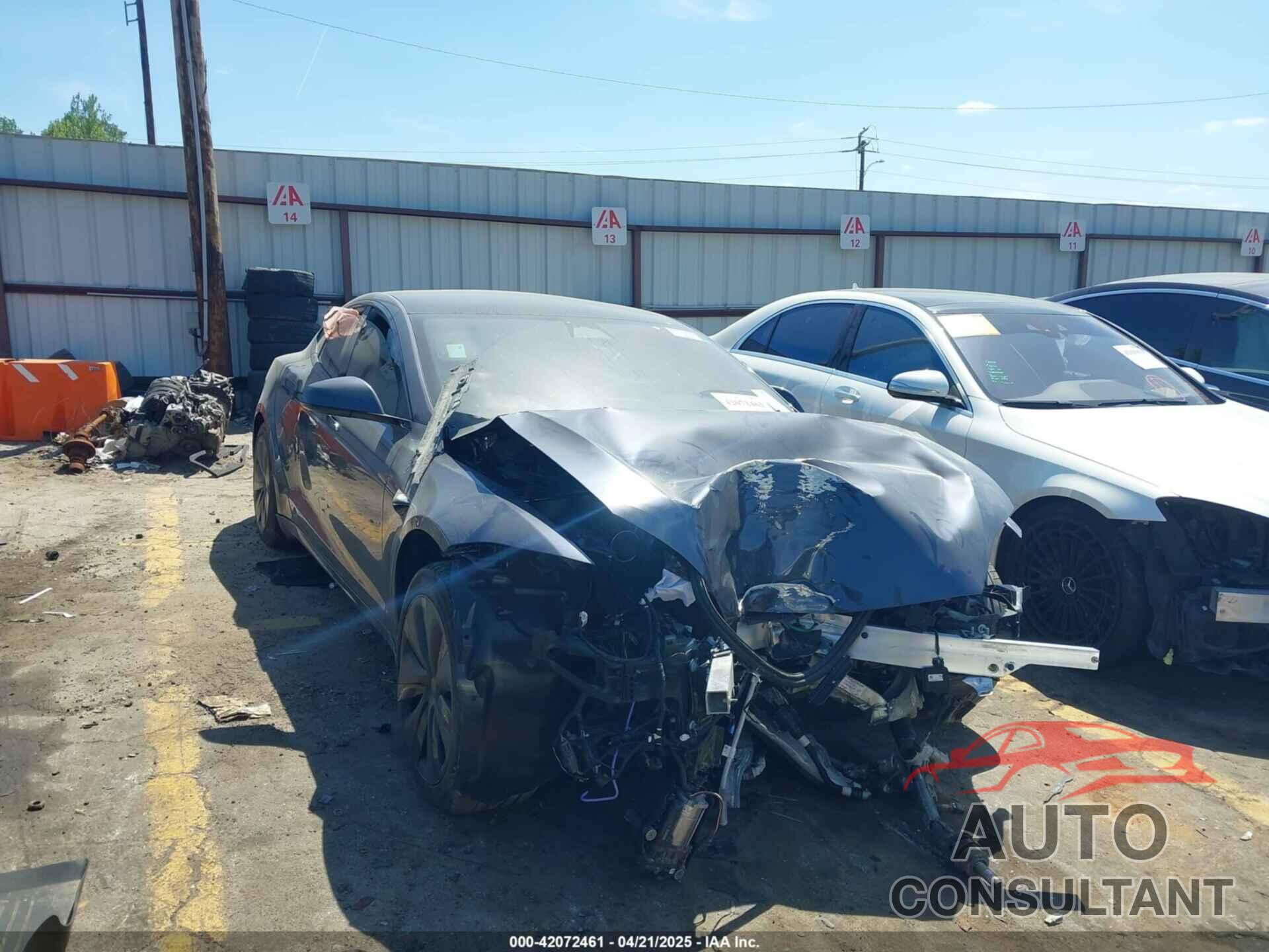 TESLA MODEL S 2023 - 5YJSA1E57PF499455