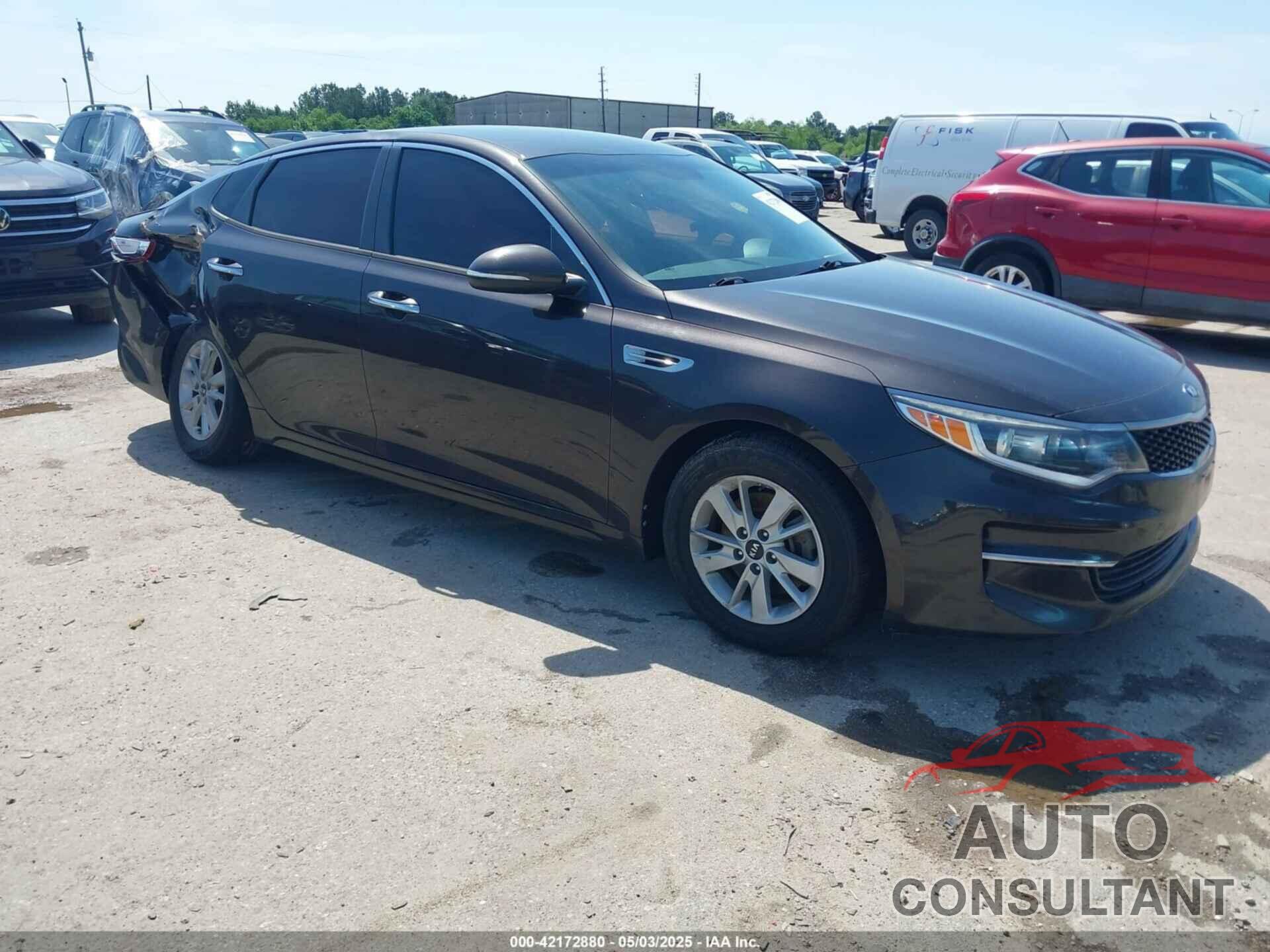 KIA OPTIMA 2018 - KNAGT4L36J5233644