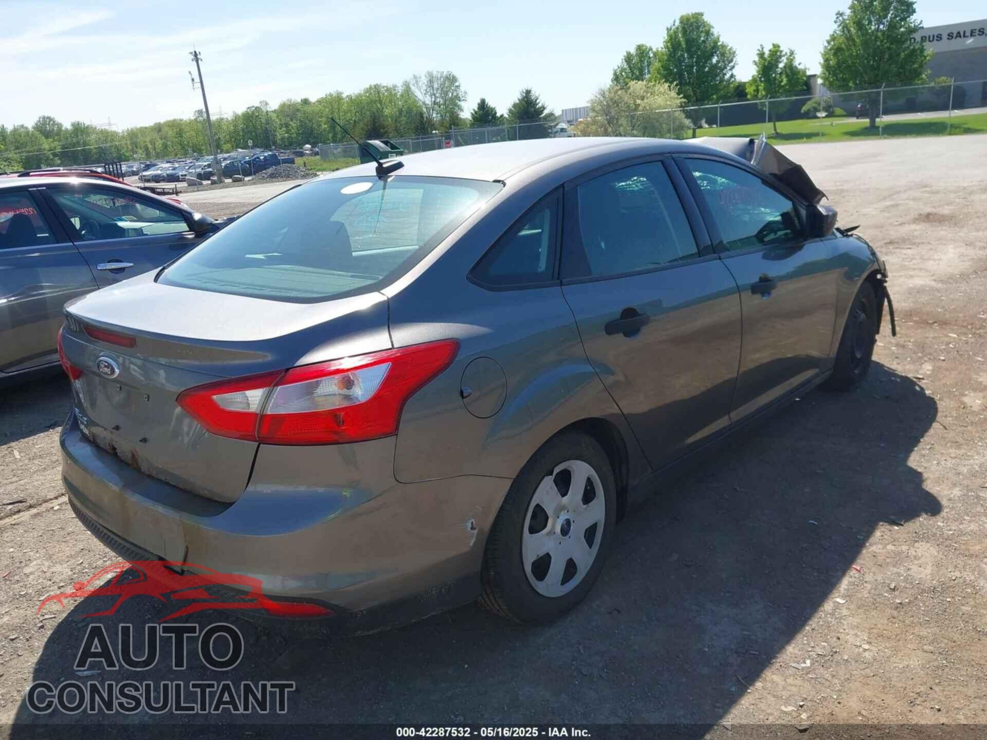 FORD FOCUS 2014 - 1FADP3E28EL249313