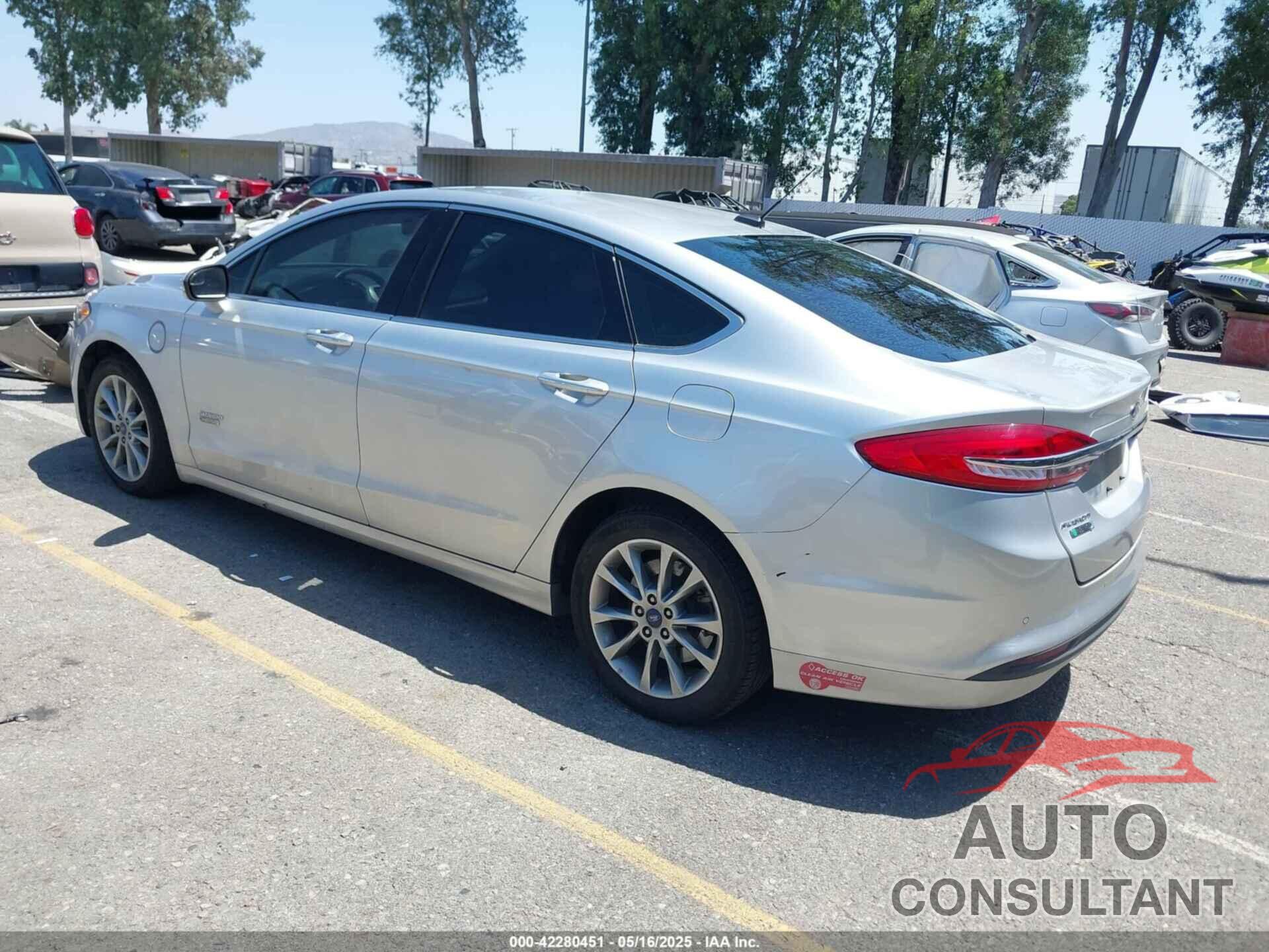 FORD FUSION ENERGI 2018 - 3FA6P0PU9JR187261