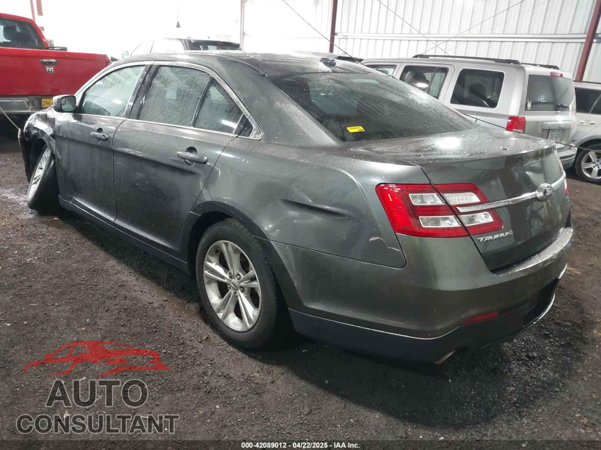 FORD TAURUS 2015 - 1FAHP2D82FG164365