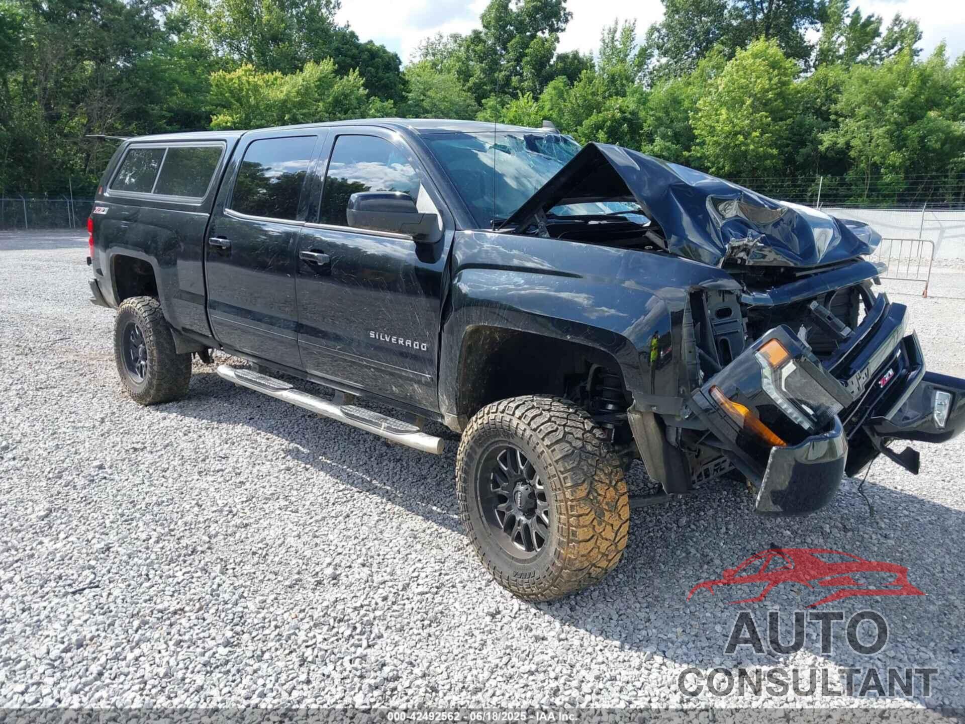 CHEVROLET SILVERADO 1500 2017 - 1GCUKREC4HF220804