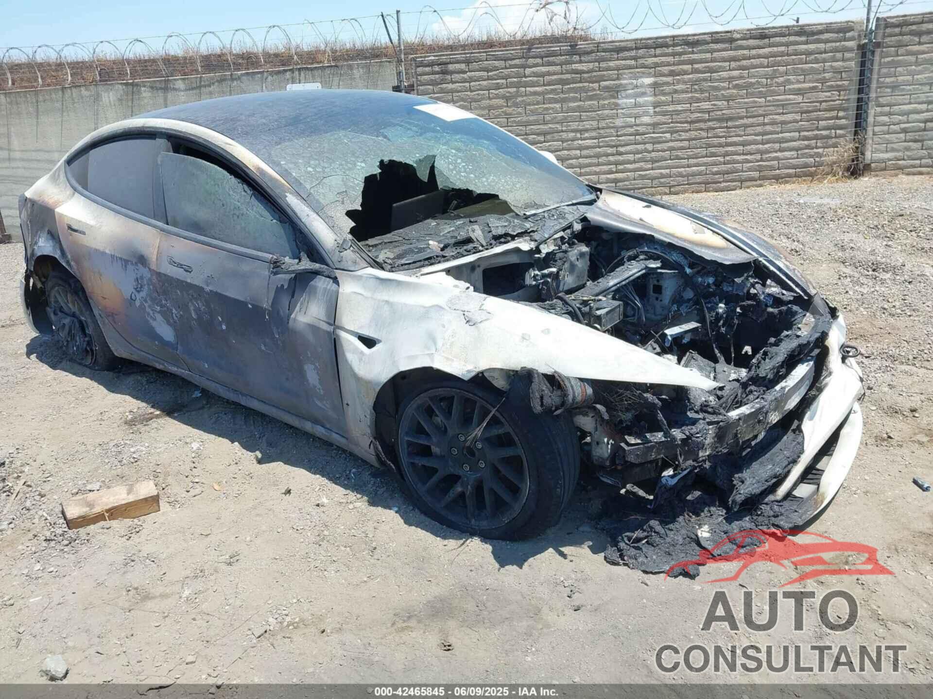 TESLA MODEL 3 2025 - 5YJ3E1EA6SF014611