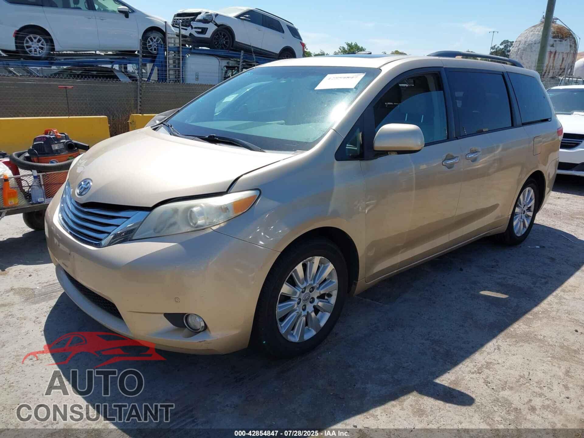 TOYOTA SIENNA 2011 - 5TDDK3DC6BS005124