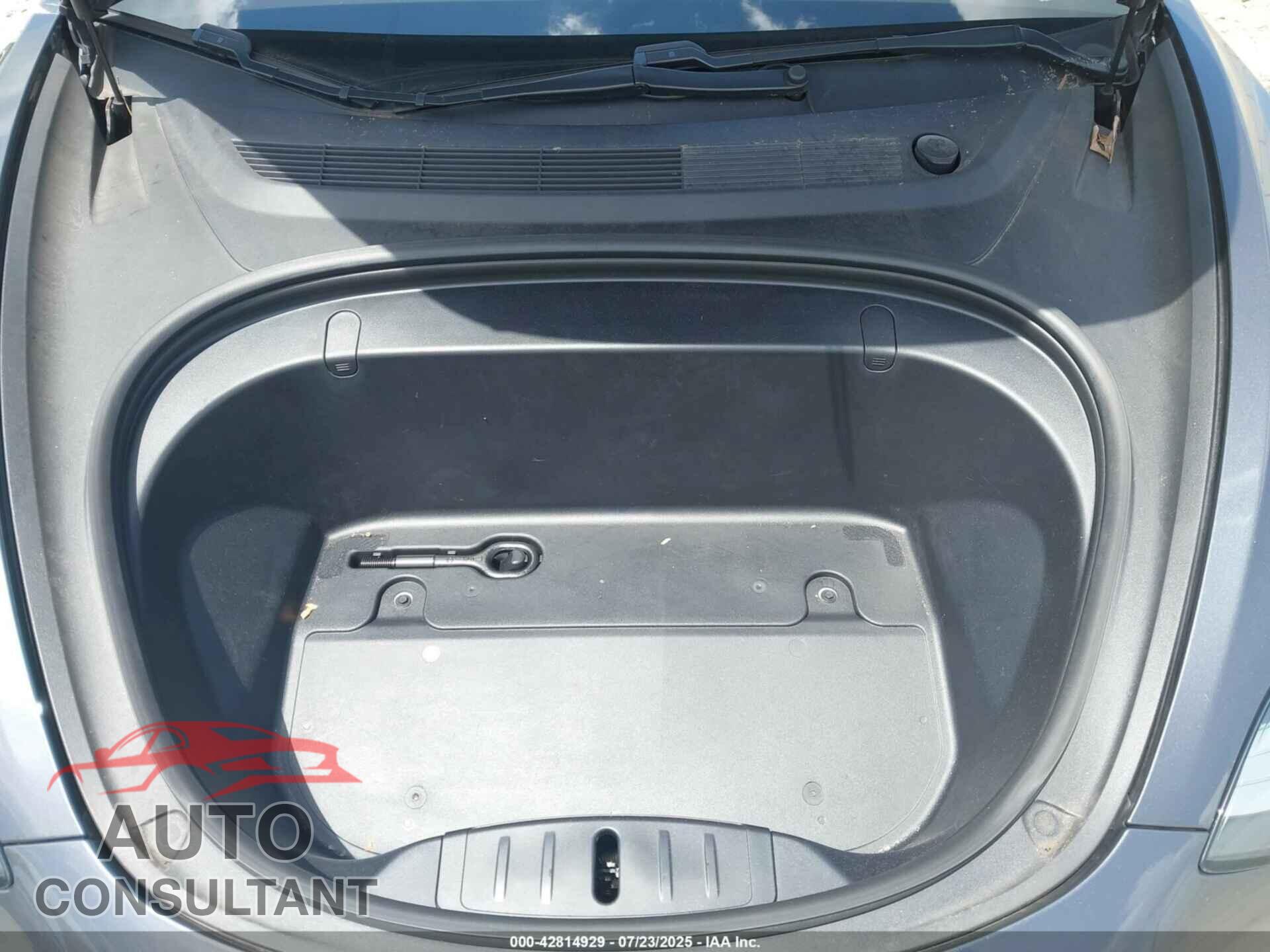TESLA MODEL 3 2019 - 5YJ3E1EB2KF432771