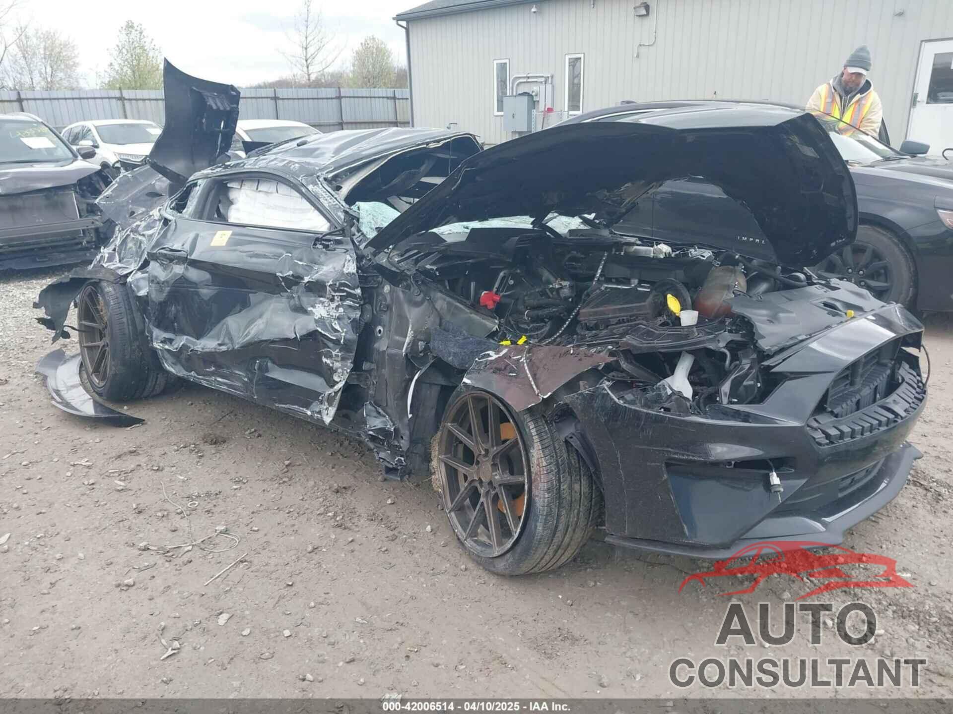 FORD MUSTANG 2018 - 1FA6P8TH5J5121171