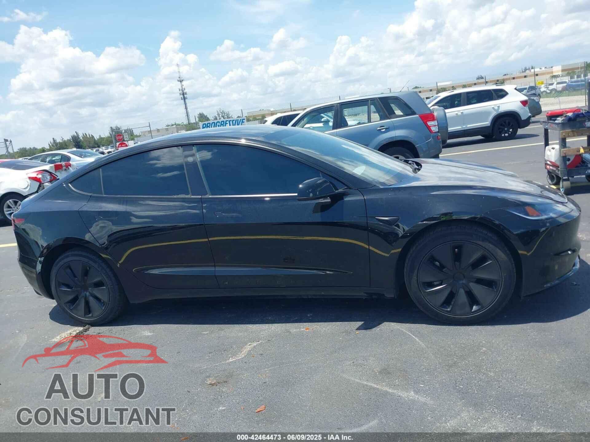 TESLA MODEL 3 2024 - 5YJ3E1EA9RF861066