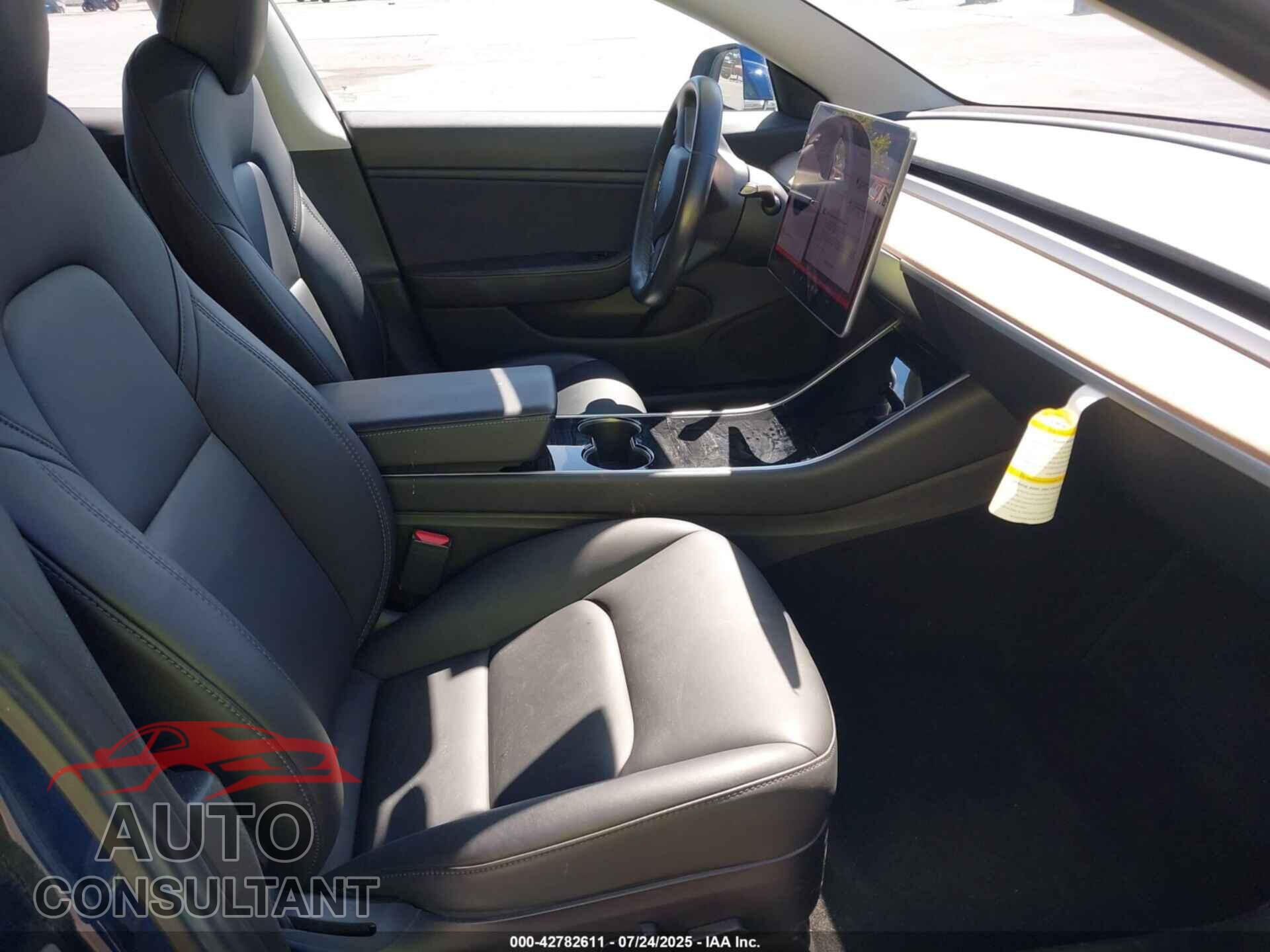 TESLA MODEL 3 2019 - 5YJ3E1EA9KF190486