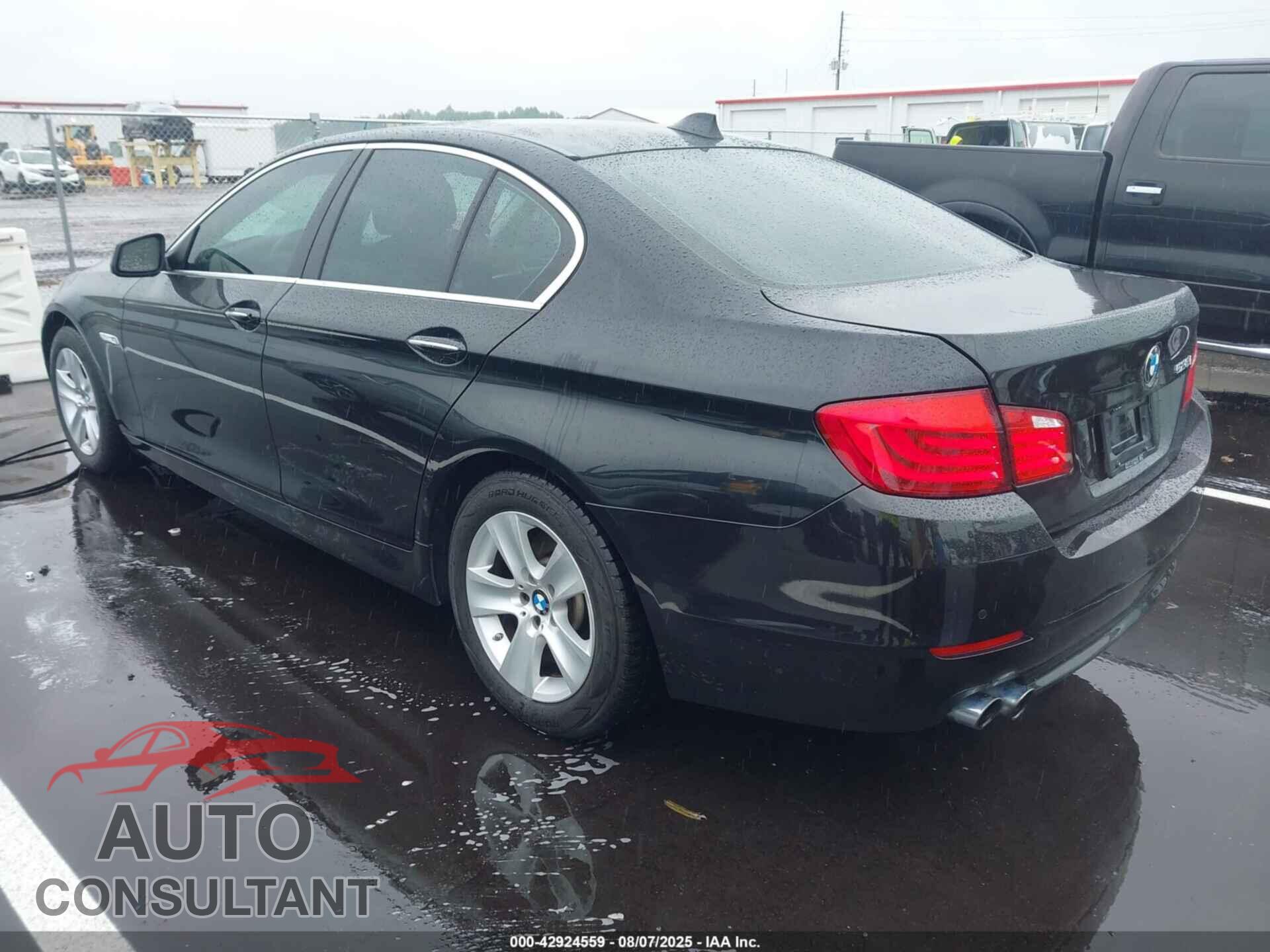 BMW 528I 2011 - WBAFR1C52BC746493